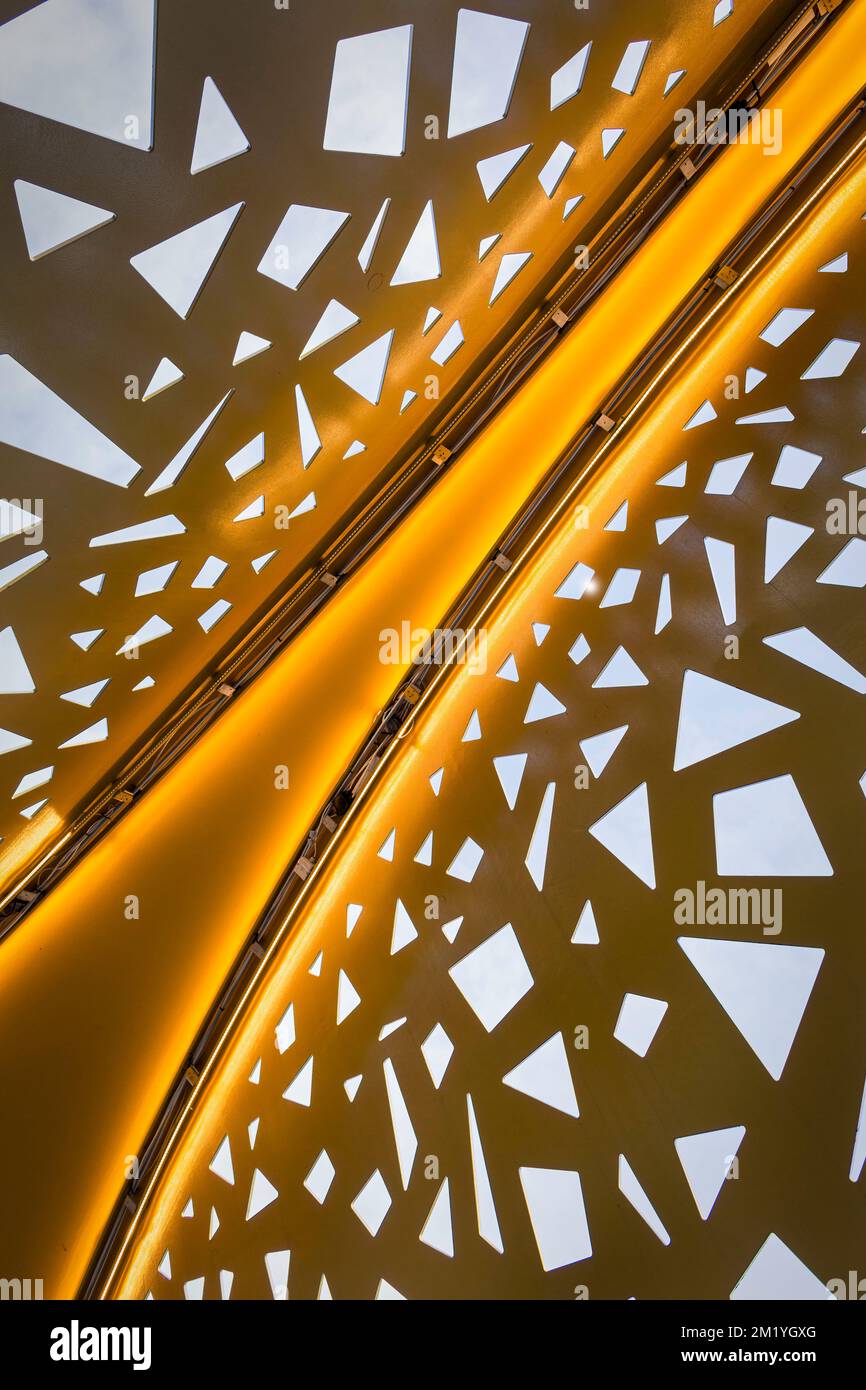 Détail du pont COPR Bay qui relie le centre de Swansea City à la nouvelle arène intérieure et à la côte du sud du pays de Galles au Royaume-Uni Banque D'Images