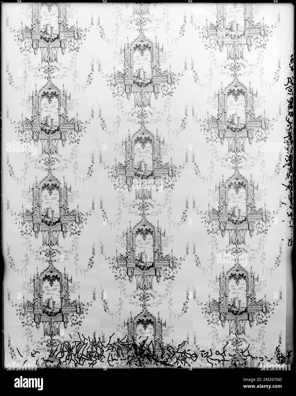 Boxford, détails intérieurs, papier peint, hall, maison Henry Kilham , Maisons, intérieurs, Fonds d'écran. Collection de négatifs sur plaque de verre de Frank cousins Banque D'Images