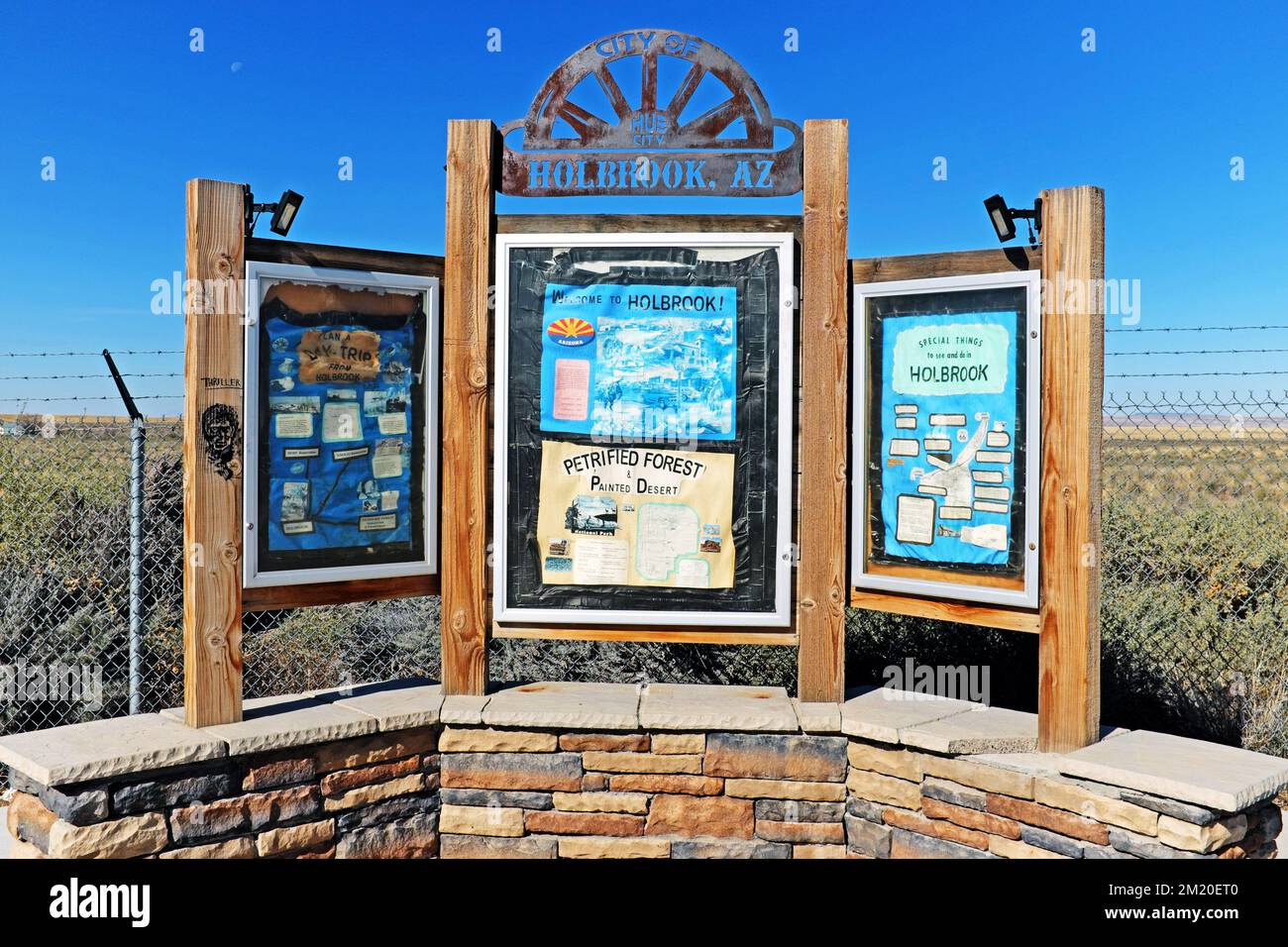 La ville de Holbrook, en Arizona, le long de la route 66, est connue pour ses attractions en bord de route Americana et est le point de départ pour la forêt pétrifiée. Banque D'Images