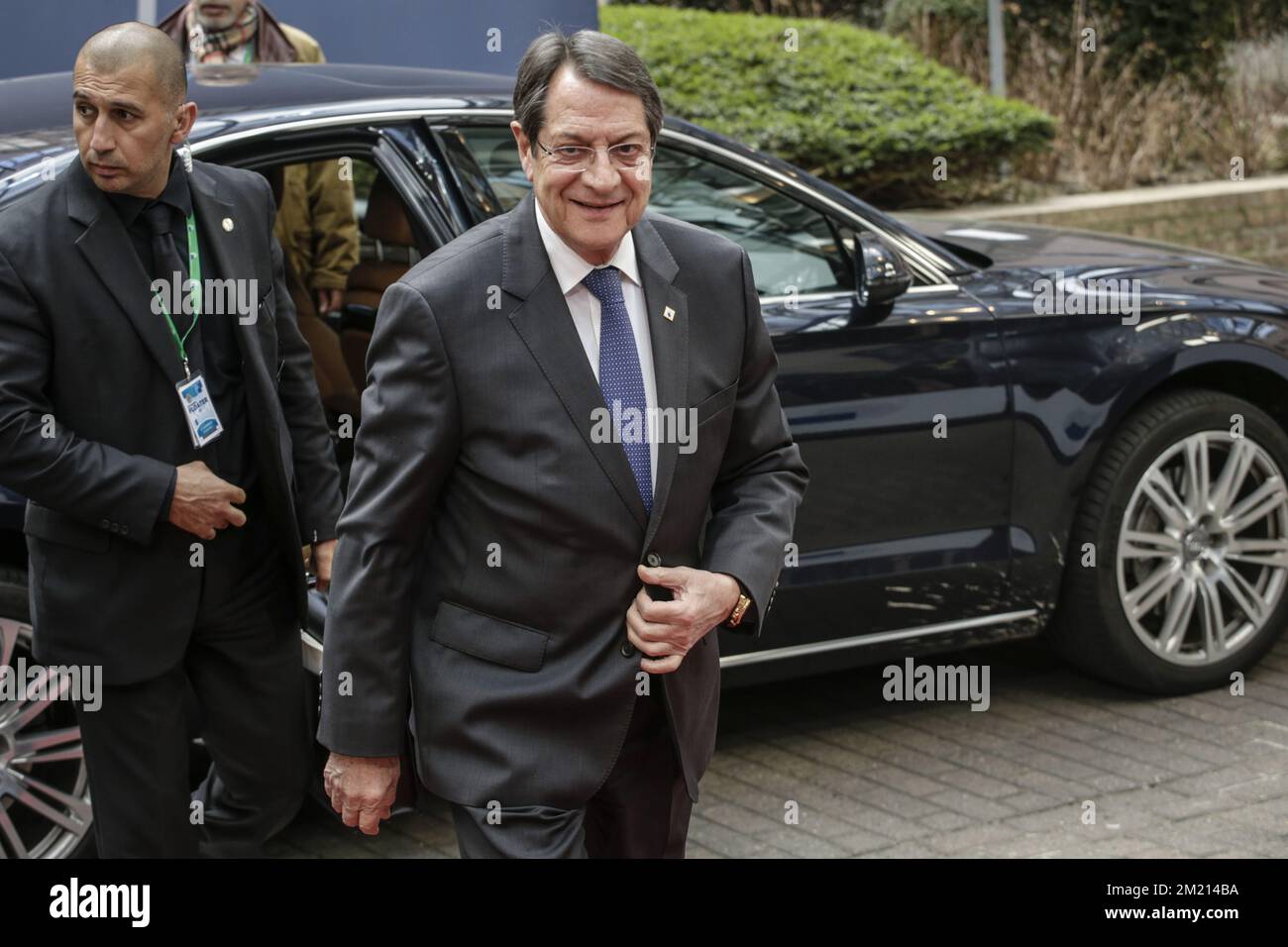 Le président chypriote Nicos Anastasiades arrive le deuxième jour d'une réunion au sommet de l'UE, le vendredi 18 mars 2016, au siège de l'Union européenne à Bruxelles. Banque D'Images