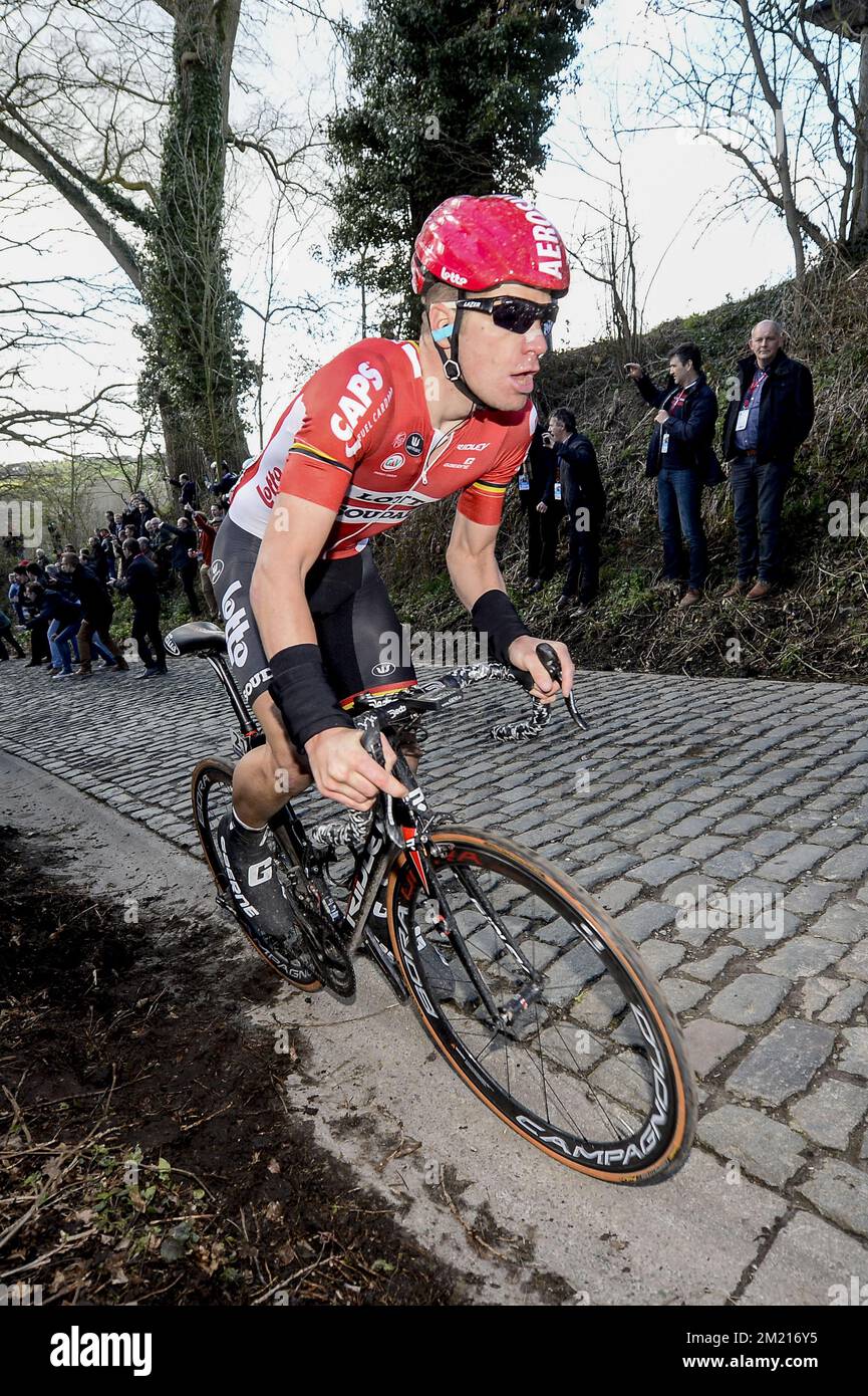 Belge Jurgen Roelandts de Lotto Soudal photographié lors de l'édition 59th de la course cycliste 'E3 prijs Vlaanderen Hrelbeke', 215,3km de et à Hrelbeke, vendredi 25 mars 2016. BELGA PHOTO DIRK WAEM Banque D'Images