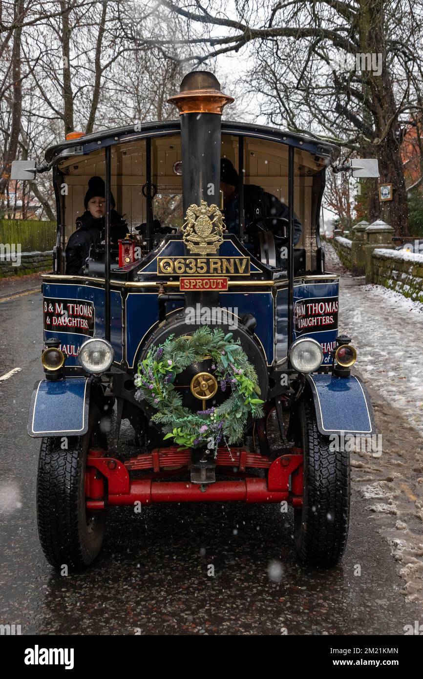Sprout, un camion de transport à vapeur vintage, attend que le Grand Parade commence au Lymm Dickensian Festival Banque D'Images