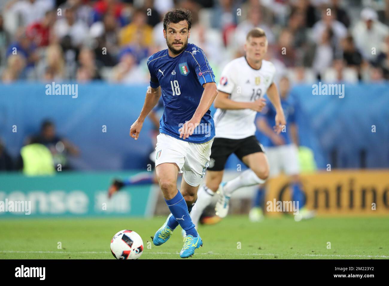 Marco Parolo en Italie photographié en action lors d'un match de football entre l'équipe allemande et l'équipe italienne, dans les quarts de finale des Championnats d'Europe de l'UEFA Euro 2016, le vendredi 01 juillet 2016, à Bordeaux, en France. Banque D'Images
