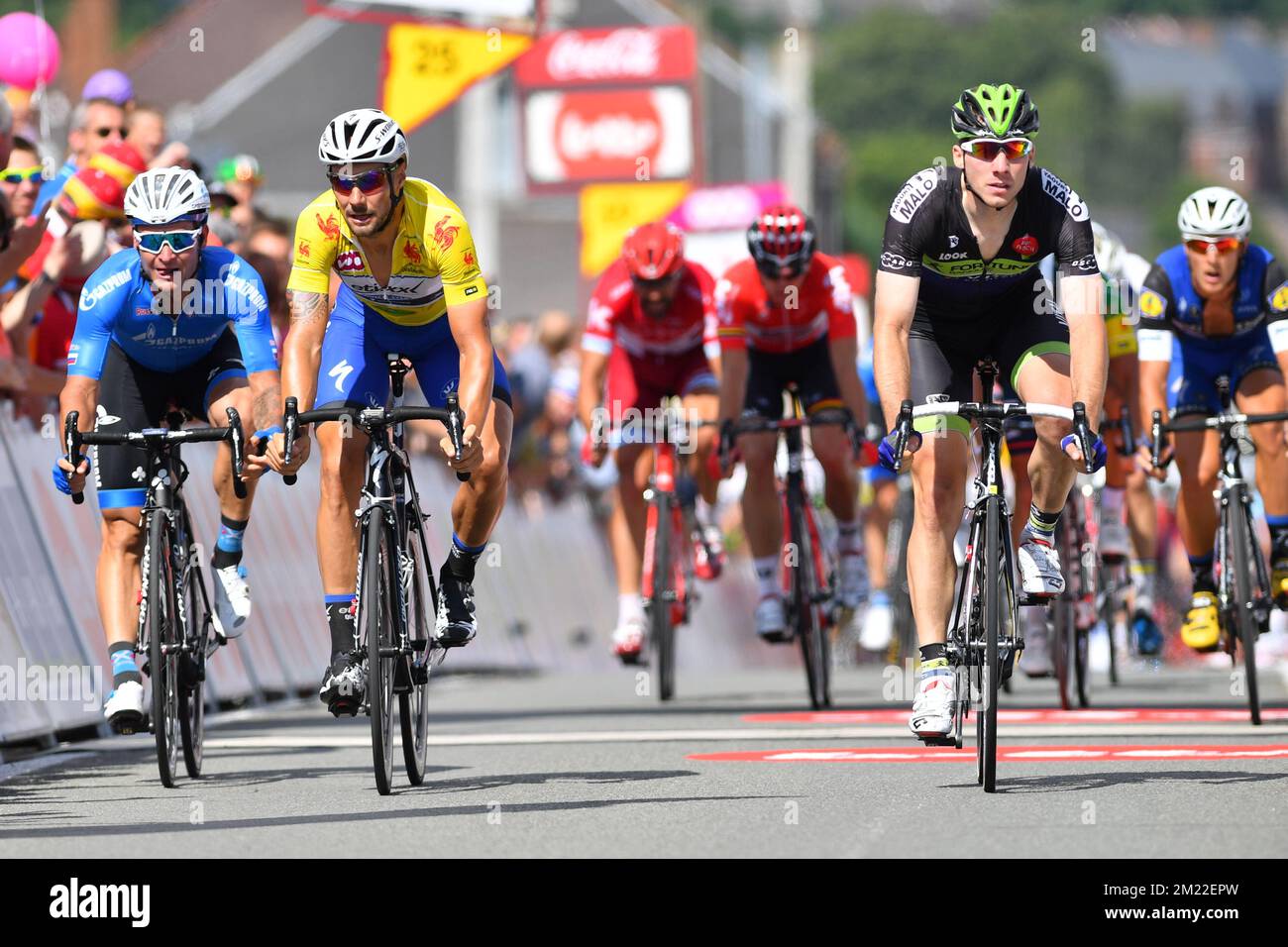 Belge Tom Boonen de l'équipe Etixx - Quick-Step et Belge Boris Vallee de Fortuneo-Vital concept sprint pour la fin de la deuxième étape de la course cycliste Tour de Wallonie, à 182,7 km de Saint-Ghislain au Roeulx, le dimanche 24 juillet 2016. Banque D'Images