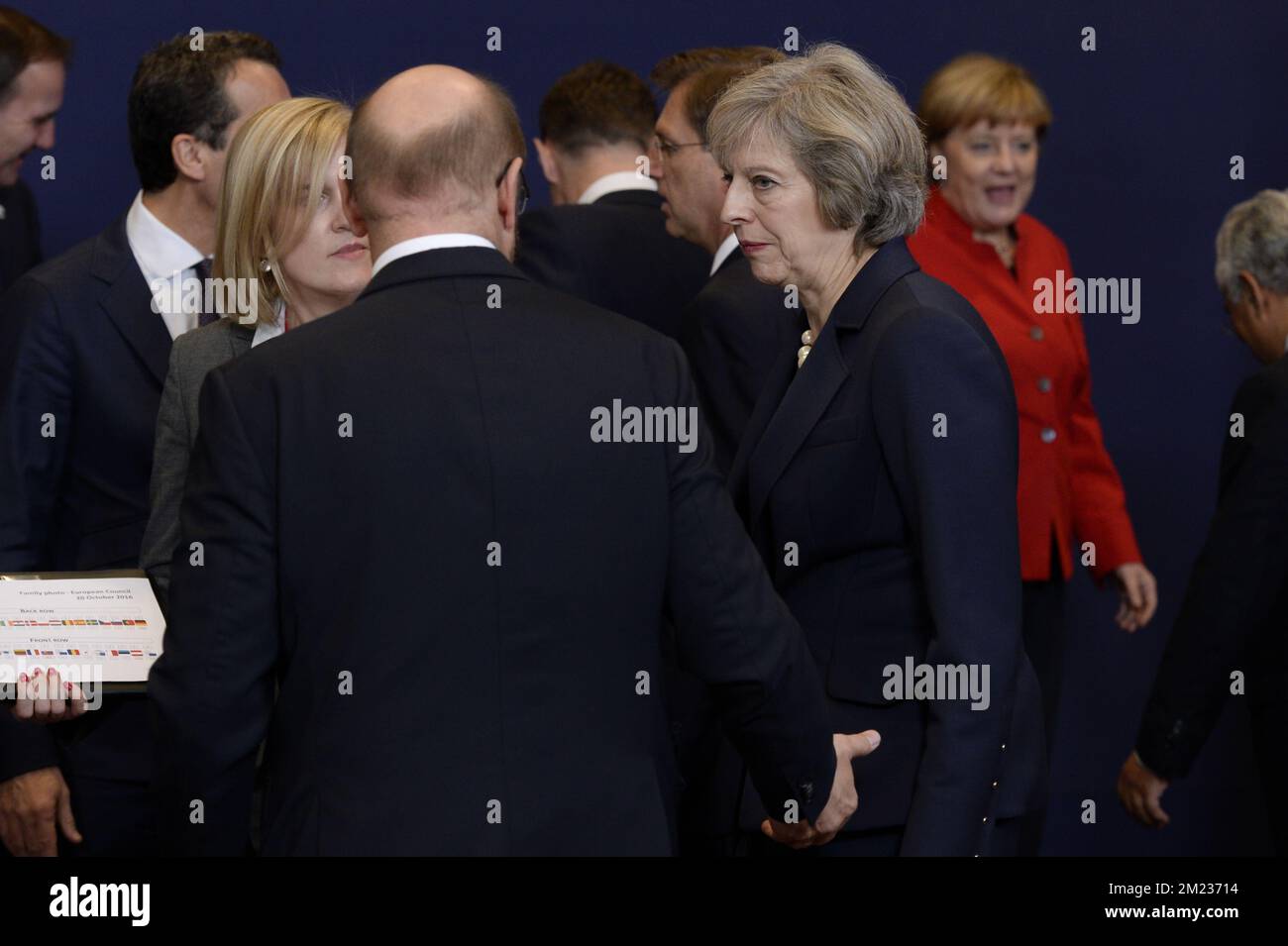 La première ministre britannique Theresa May a photographié lors du moment de la photo de la famille, le premier jour d'une réunion au sommet de l'UE, le jeudi 20 octobre 2016, au siège de l'Union européenne à Bruxelles. Les dirigeants européens discuteront de la réponse migratoire de¿, de la Russie en Syrie et du traité CETA. BELGA PHOTO POOL MELANIE WENGER Banque D'Images