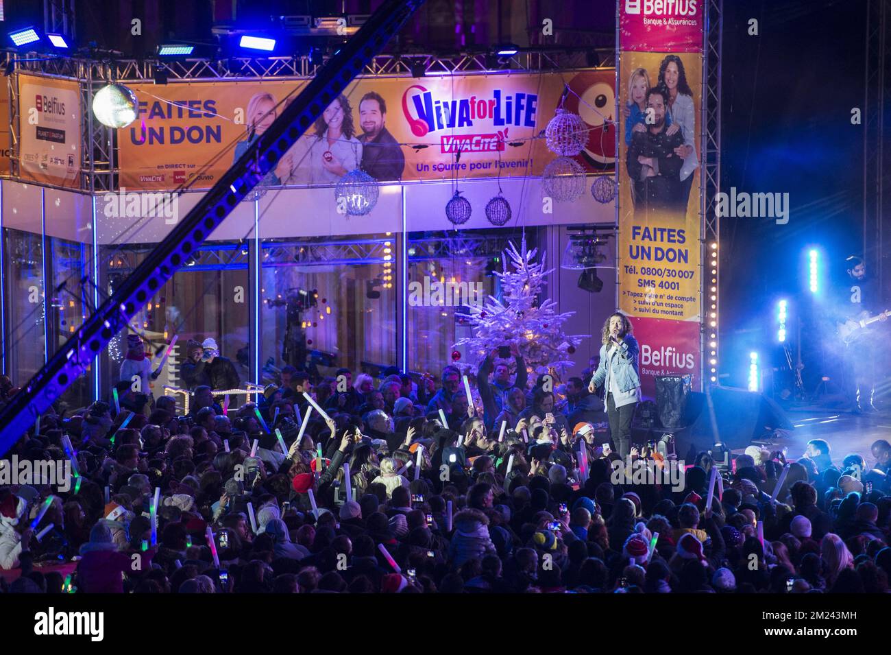 L'illustration montre l'événement final de l'action caritative 'Viva for  Life', organisée par la station de radio VivaCite, qui fait partie de la  chaîne de télévision publique francophone belge RTBF, le vendredi 23