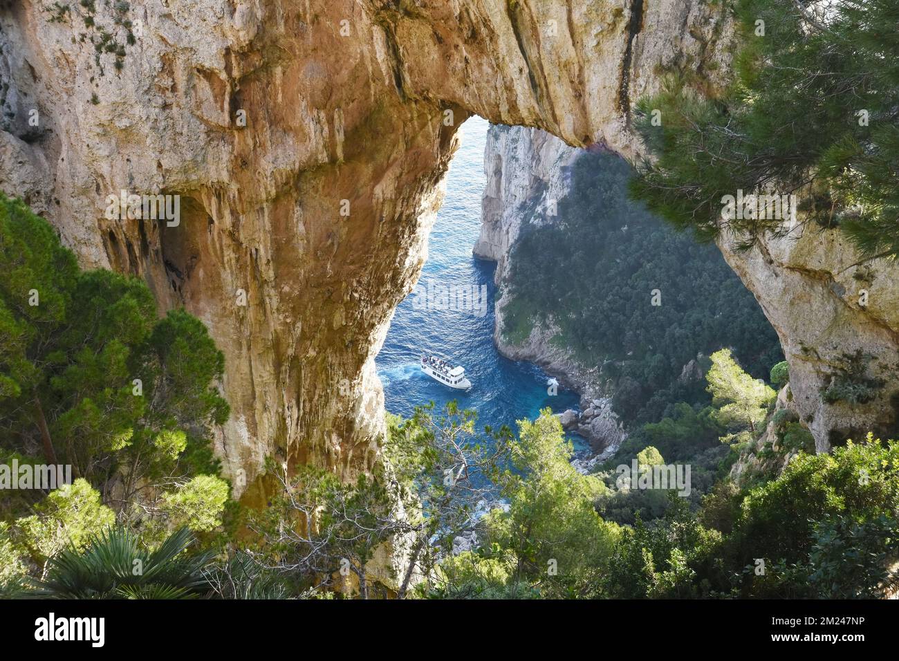 Capri - rocher naturel, Italie Banque D'Images