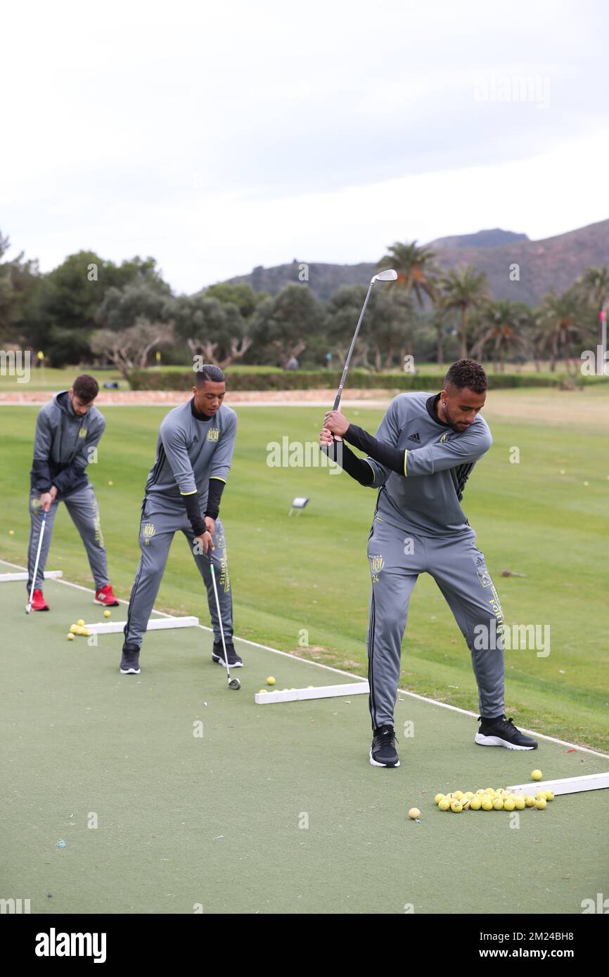 Massimo Bruno d'Anderlecht, Youri Tielemans d'Anderlecht et le nouveau joueur d'Anderlecht Isaac Kiese Thelin jouent au golf pendant la sixième journée du camp d'entraînement d'hiver de l'équipe belge de football de première division RSC Anderlecht Los Belones, Murcie, Espagne, mardi 10 janvier 2017. BELGA PHOTO VIRGINIE LEFOUR Banque D'Images