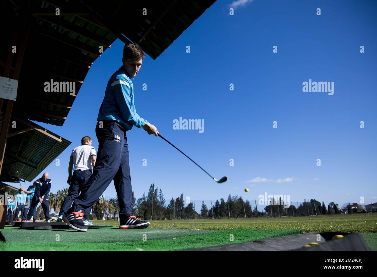 Hannes Van der Bruggen de Gand jouant au golf pendant la septième journée du camp d'entraînement d'hiver de l'équipe belge de football de première division KAA Gent, à Oliva, Espagne, le mercredi 11 janvier 2017. BELGA PHOTO JASPER JACOBS Banque D'Images