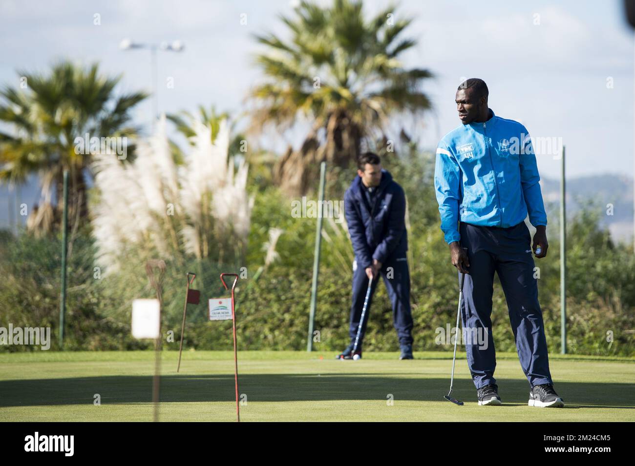 Anderson Esiti de Gand jouant au golf pendant la septième journée du camp d'entraînement d'hiver de l'équipe belge de football de première division KAA Gent, à Oliva, Espagne, le mercredi 11 janvier 2017. BELGA PHOTO JASPER JACOBS Banque D'Images