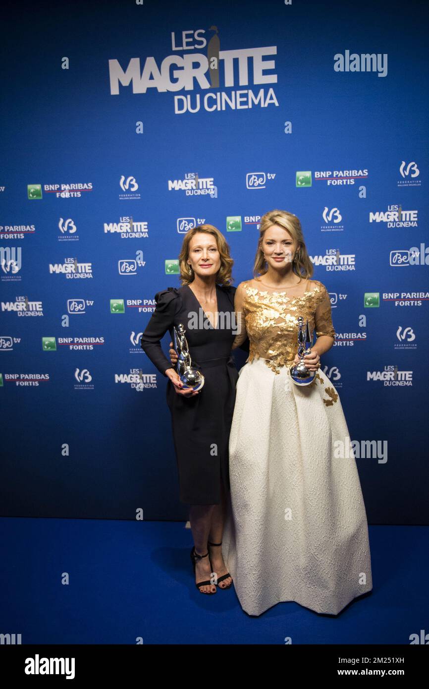 L'actrice Astrid Whettnall et l'actrice Virginie Efira photographiées lors de l'édition 7th de la cérémonie de remise des prix Magritte du Cinéma, samedi 04 février 2017, à Bruxelles. Les prix sont remis aux films de producteurs francophones belges. BELGA PHOTO LAURIE DIEFFEMBACQ Banque D'Images