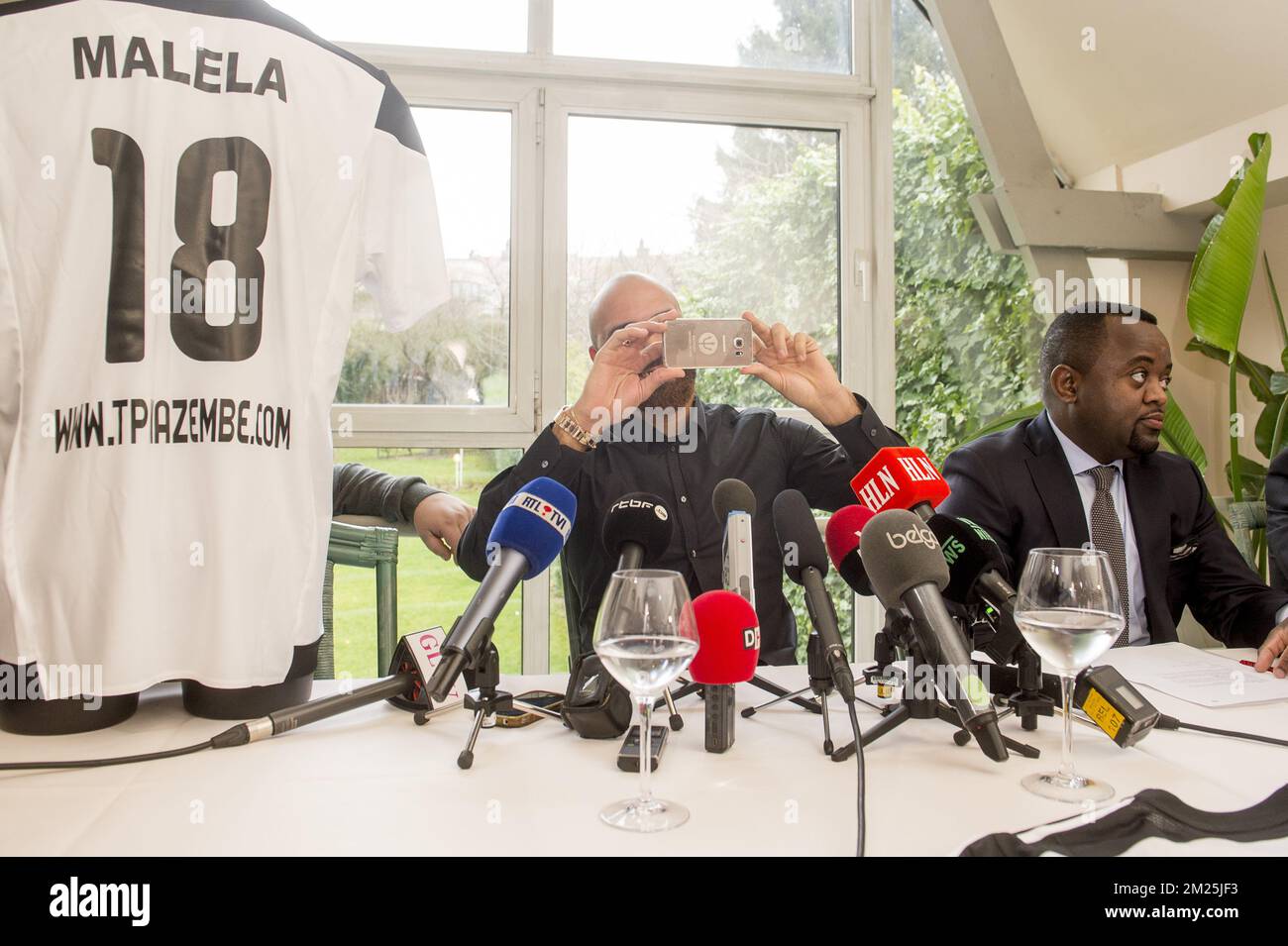 Anthony Vanden Borre et Coco Nkongolo photographiés lors d'une conférence de presse sur la carrière d'Anthony Vanden Borre, le jeudi 02 mars 2017, à Bruxelles. BELGA PHOTO FILIP DE SMET Banque D'Images