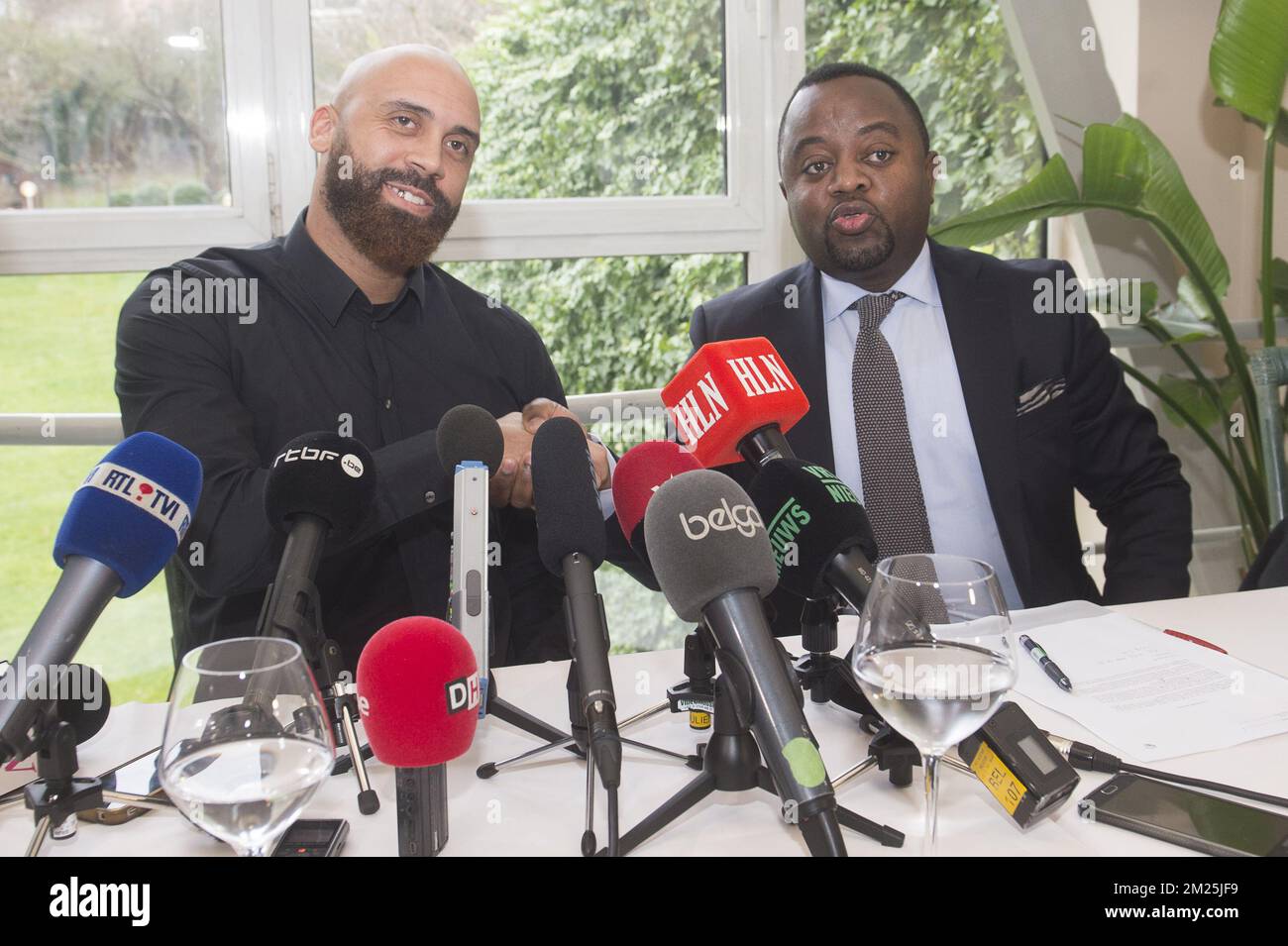Anthony Vanden Borre et Coco Nkongolo photographiés lors d'une conférence de presse sur la carrière d'Anthony Vanden Borre, le jeudi 02 mars 2017, à Bruxelles. BELGA PHOTO FILIP DE SMET Banque D'Images