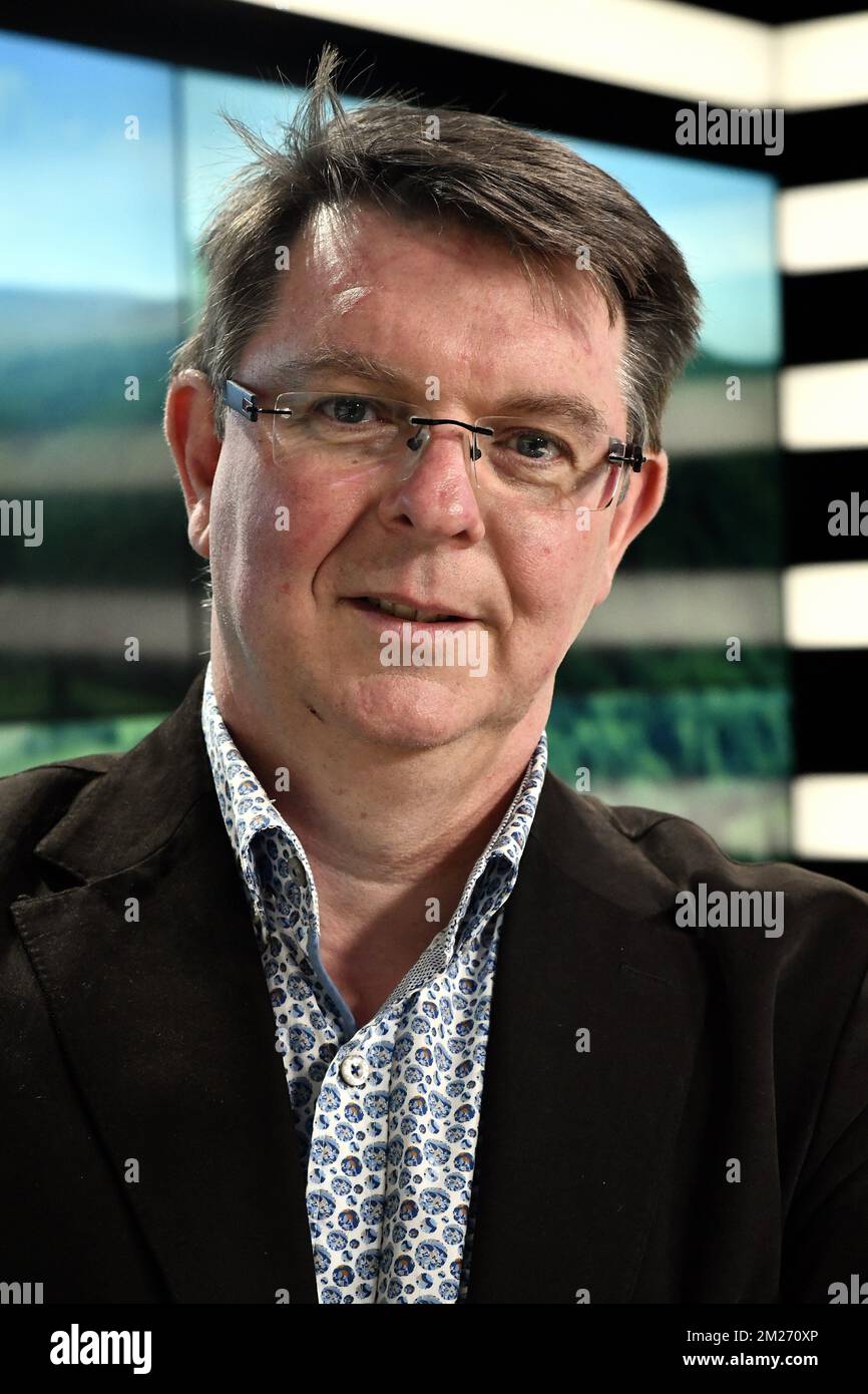 Pascal Belpaire, Directeur de TVLux, pose pour le photographe à la chaîne de télévision régionale belge TV Lux couvrant la province de Luxembourg, vendredi 12 mai 2017, à Libramont. BELGA PHOTO ERIC LALMAND Banque D'Images