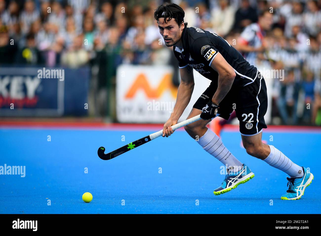 Simon Gougnard du Racing Club photographié en action lors d'un match de hockey entre Herakles et RC Bruxelles, retour en demi-finale des matchs de la première ligue de hockey belge, dimanche 14 mai 2017, à Lier. BELGA PHOTO DAVID STOCKMAN Banque D'Images