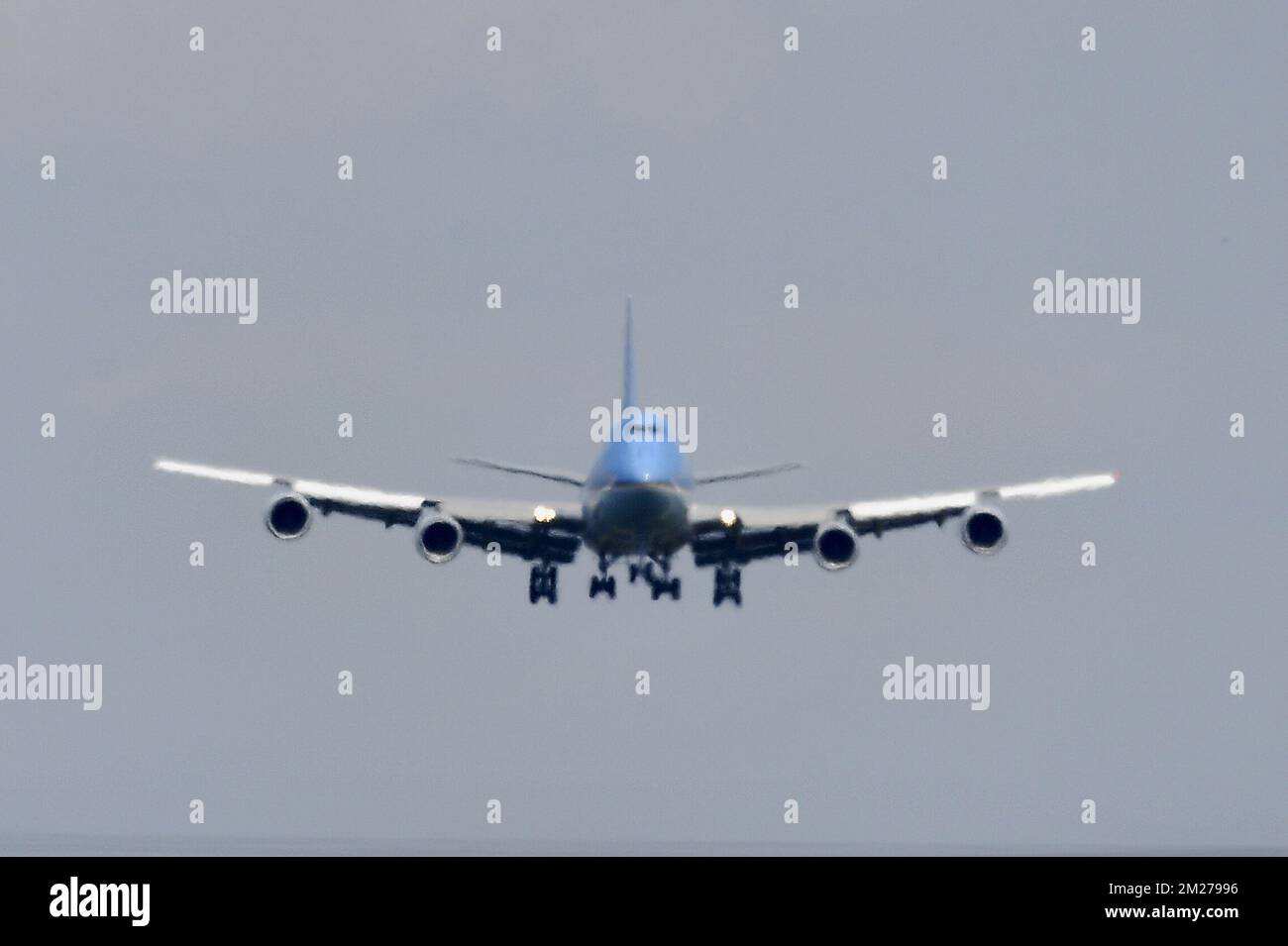 Un avion photographié avant l'arrivée du Président des États-Unis d'Amérique à l'aéroport militaire de Melsbroek, Steenokkerzeel, mercredi 24 mai 2017. Le président Trump est en visite de deux jours en Belgique, pour assister jeudi à un sommet de l'OTAN (Organisation du Traité de l'Atlantique Nord). BELGA PHOTO ERIC LALMAND Banque D'Images