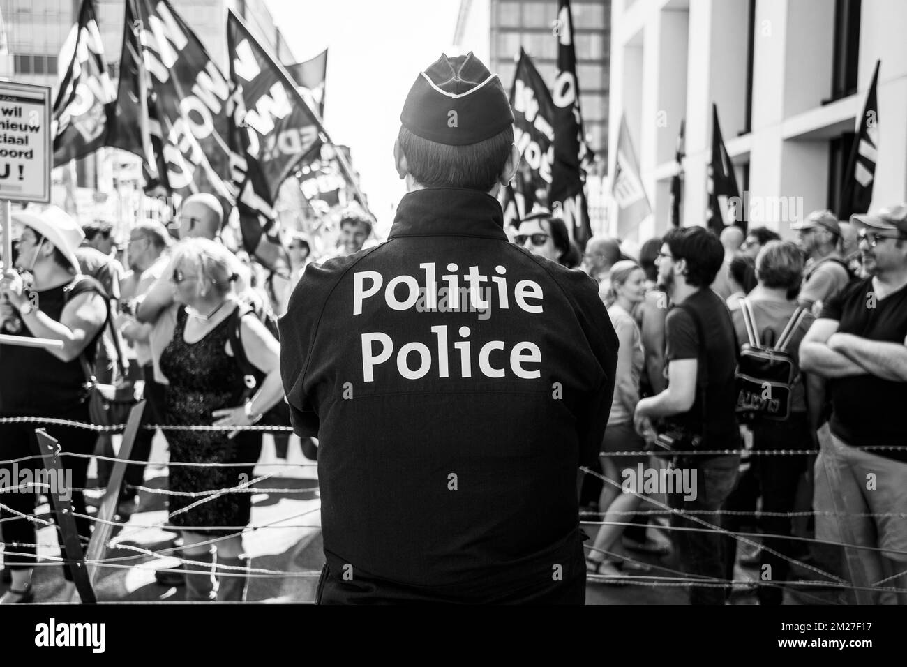 L'illustration montre une action de protestation du secteur sans but lucratif, organisée par les syndicats, le jeudi 01 juin 2017, à Bruxelles. BELGA PHOTO LAURIE DIEFFEMBACQ Banque D'Images