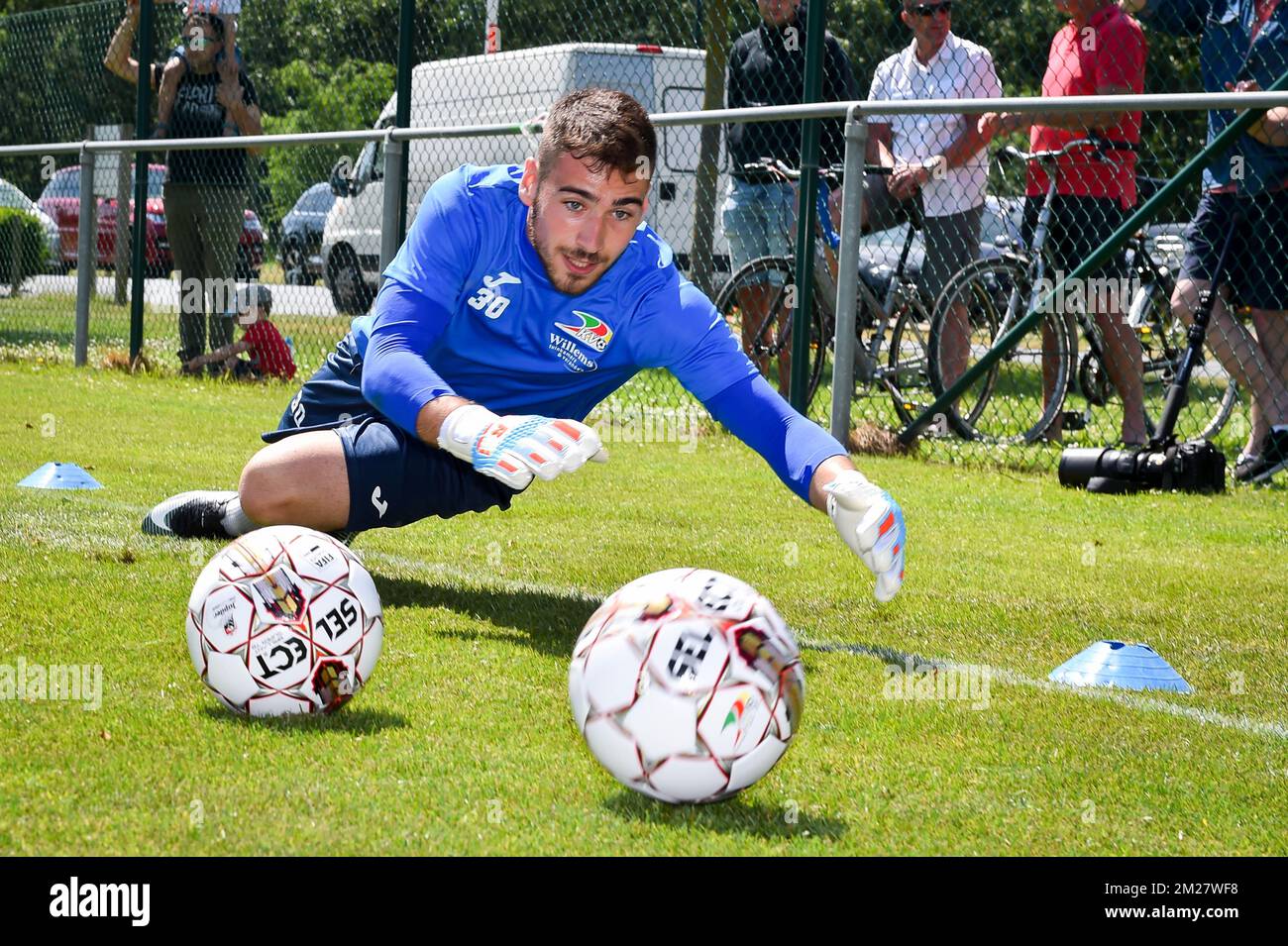 Oostende's Jean Chopin pictured during the first training session for the  new 2017-2018 season of Jupiler Pro League team KV Oostende, Friday 23 June  2017 in Oostende. BELGA PHOTO LUC CLAESSEN Photo Stock - Alamy