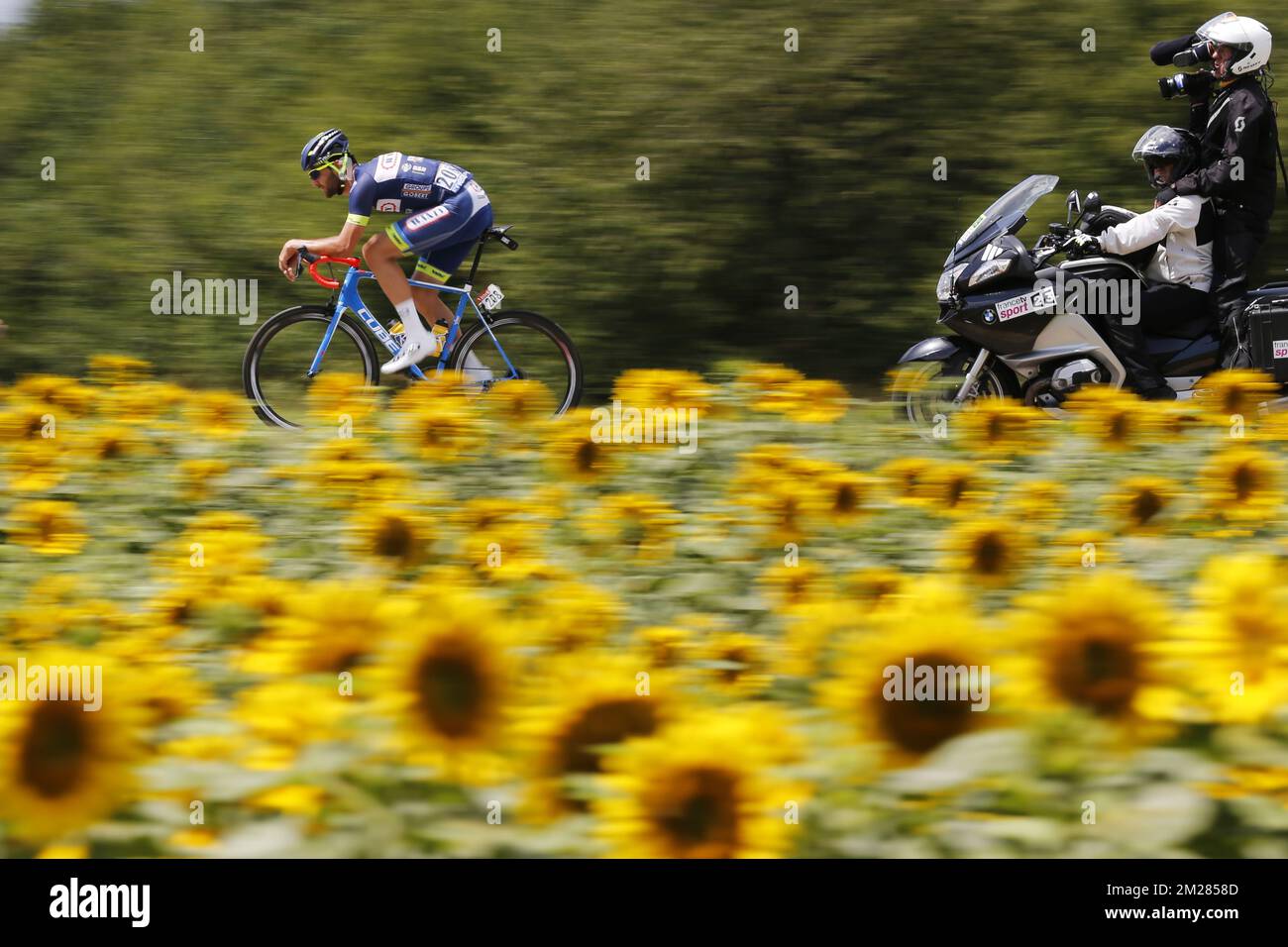 Belge Guillaume Van Keirsbulck de Wanty - Groupe Gobert avance pendant la quatrième étape de l'édition 104th de la course cycliste Tour de France, à 207,5 km de Mondorf-les-bains, Luxembourg, à Vittel, France, le mardi 04 juillet 2017. Le Tour de France de cette année a lieu du 1er juillet à 23 juillet. BELGA PHOTO YUZURU SUNADA Banque D'Images