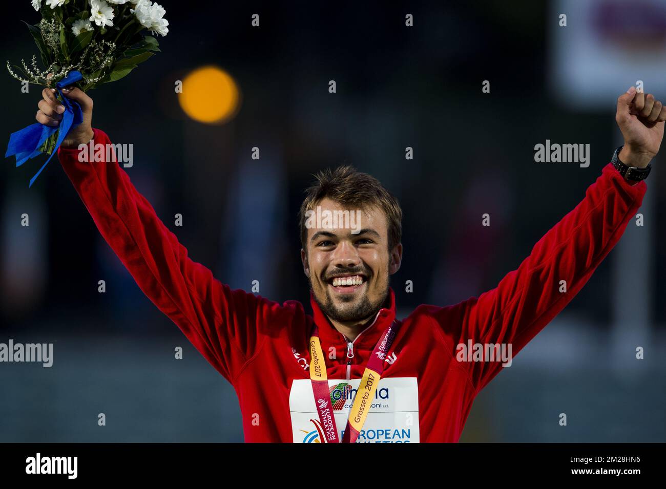 Les Dries de Smet belges célèbrent sur le podium après le troisième jour des Championnats d'Europe d'athlétisme U20, à Grosseto, en Italie, le samedi 22 juillet 2017. Cette année, les championnats biannuels pour les athlètes de 19 ans ou moins ont lieu du 20 au 23 juillet. BELGA PHOTO JASPER JACOBS Banque D'Images