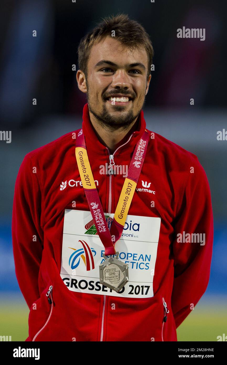 Les Dries de Smet belges célèbrent sur le podium après le troisième jour des Championnats d'Europe d'athlétisme U20, à Grosseto, en Italie, le samedi 22 juillet 2017. Cette année, les championnats biannuels pour les athlètes de 19 ans ou moins ont lieu du 20 au 23 juillet. BELGA PHOTO JASPER JACOBS Banque D'Images