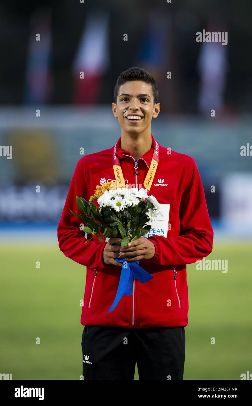 Le Belge Jonathan Sacoor célèbre sur le podium après le troisième jour des Championnats d'Europe d'athlétisme U20, à Grosseto, en Italie, le samedi 22 juillet 2017. Cette année, les championnats biannuels pour les athlètes de 19 ans ou moins ont lieu du 20 au 23 juillet. BELGA PHOTO JASPER JACOBS Banque D'Images