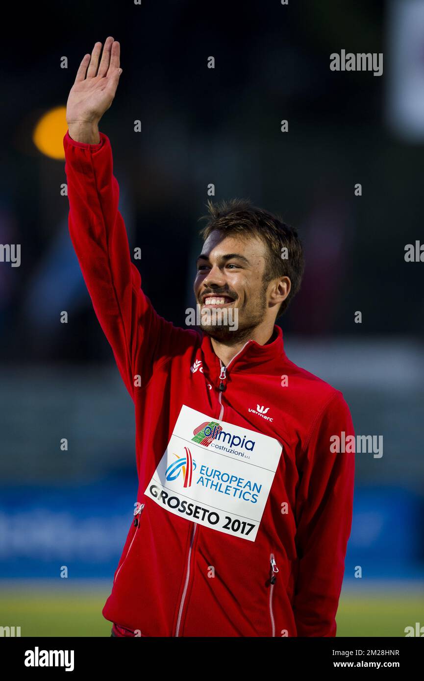 Les Dries de Smet belges célèbrent sur le podium après le troisième jour des Championnats d'Europe d'athlétisme U20, à Grosseto, en Italie, le samedi 22 juillet 2017. Cette année, les championnats biannuels pour les athlètes de 19 ans ou moins ont lieu du 20 au 23 juillet. BELGA PHOTO JASPER JACOBS Banque D'Images