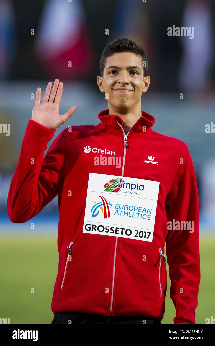 Le Belge Jonathan Sacoor célèbre sur le podium après le troisième jour des Championnats d'Europe d'athlétisme U20, à Grosseto, en Italie, le samedi 22 juillet 2017. Cette année, les championnats biannuels pour les athlètes de 19 ans ou moins ont lieu du 20 au 23 juillet. BELGA PHOTO JASPER JACOBS Banque D'Images