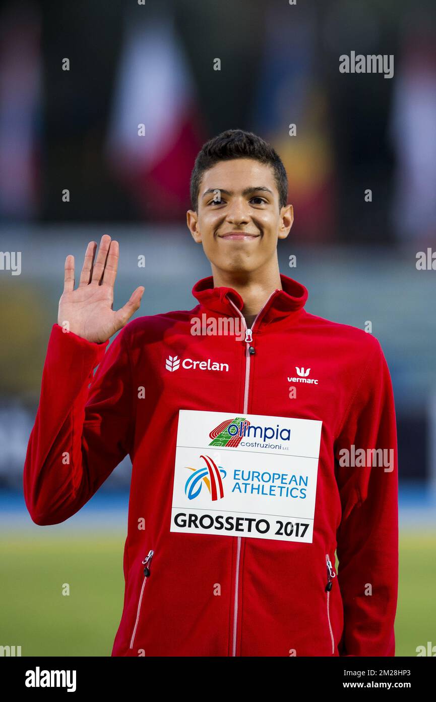 Le Belge Jonathan Sacoor célèbre sur le podium après le troisième jour des Championnats d'Europe d'athlétisme U20, à Grosseto, en Italie, le samedi 22 juillet 2017. Cette année, les championnats biannuels pour les athlètes de 19 ans ou moins ont lieu du 20 au 23 juillet. BELGA PHOTO JASPER JACOBS Banque D'Images