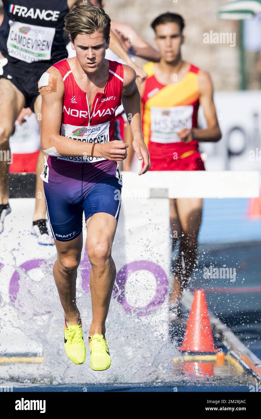 Jakob Ingebrigtsen photographié en action pendant le clocher masculin de 3000m le quatrième jour des Championnats d'Europe d'athlétisme de U20, à Grosseto, Italie, dimanche 23 juillet 2017. Cette année, les championnats biannuels pour les athlètes de 19 ans ou moins ont lieu du 20 au 23 juillet. BELGA PHOTO JASPER JACOBS Banque D'Images