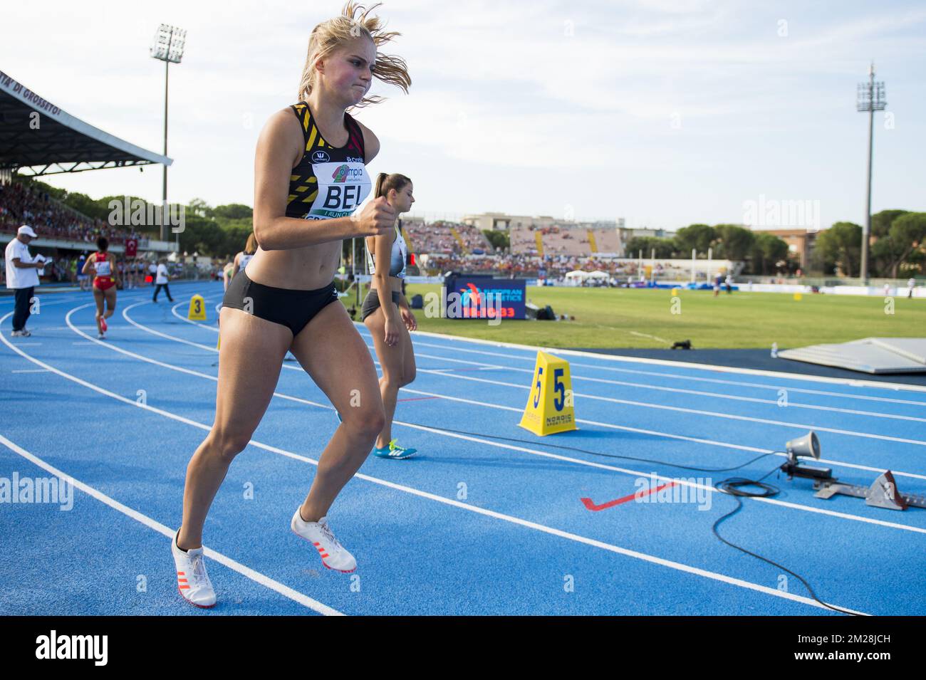 Les Laures Bauwens belges photographiés en action pendant le relais hommes 4x100m le quatrième jour des Championnats d'Europe Athlétisme U20, à Grosseto, Italie, dimanche 23 juillet 2017. Cette année, les championnats biannuels pour les athlètes de 19 ans ou moins ont lieu du 20 au 23 juillet. BELGA PHOTO JASPER JACOBS Banque D'Images