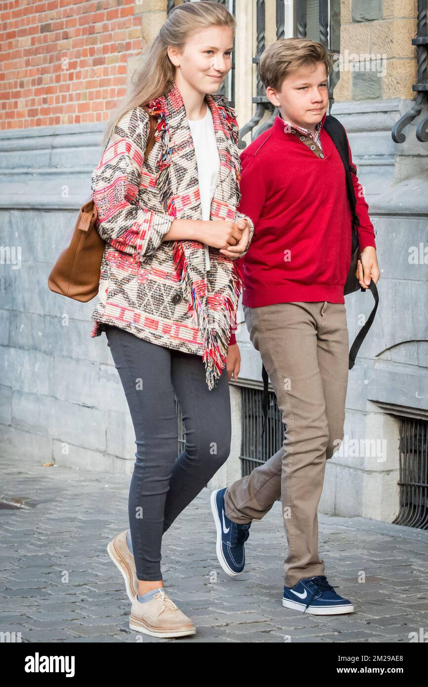 La princesse Eleonore et le prince Gabriel photographiés lors de la première journée d'école au Sint-Jan-BerchmansCollege de Bruxelles, le jeudi 01 septembre 2016. BELGA PHOTO AURORE BELOT Banque D'Images