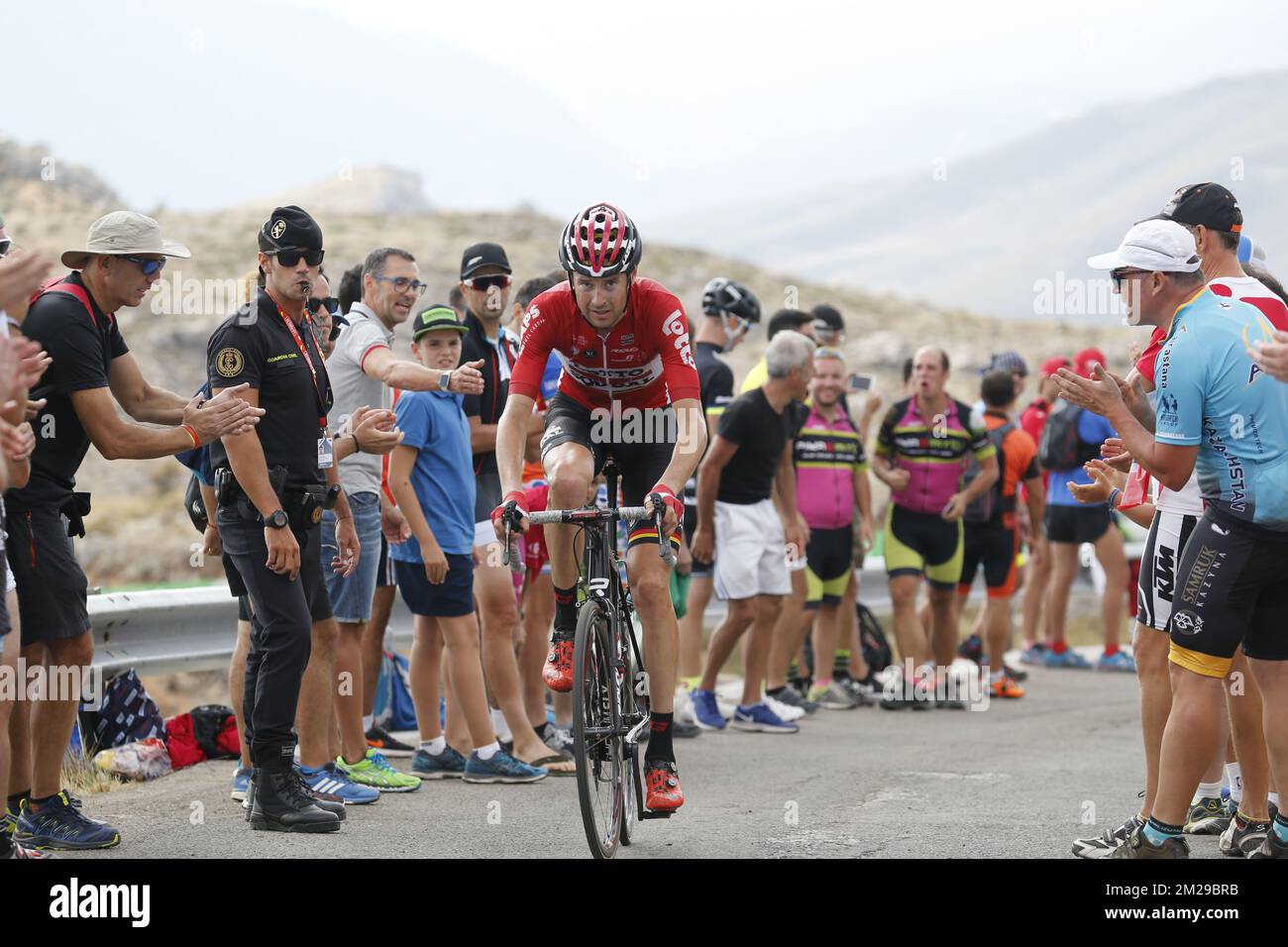 Belge Sander Armee de Lotto Soudal photographié en action pendant la phase 14 de l'édition 72nd de la tournée de 'Vuelta a Espana' de l'Espagne course cycliste, 175km d'Ecija à Alto Sierra de la Pandera, Espagne, samedi 02 septembre 2017. BELGA PHOTO YUZURU SUNADA Banque D'Images