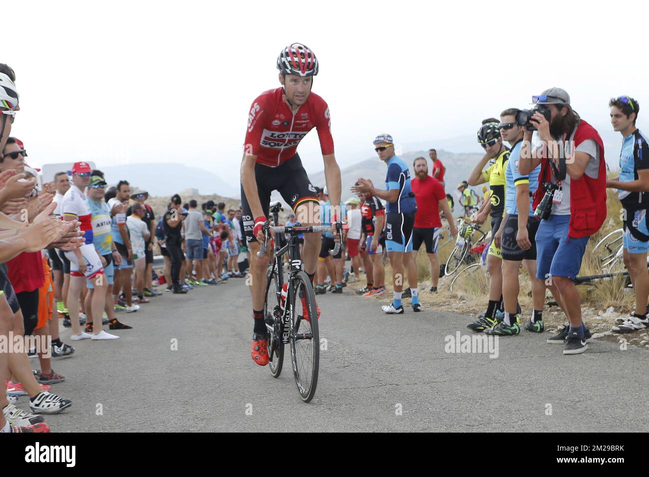 Belge Sander Armee de Lotto Soudal photographié en action pendant la phase 14 de l'édition 72nd de la tournée de 'Vuelta a Espana' de l'Espagne course cycliste, 175km d'Ecija à Alto Sierra de la Pandera, Espagne, samedi 02 septembre 2017. BELGA PHOTO YUZURU SUNADA Banque D'Images