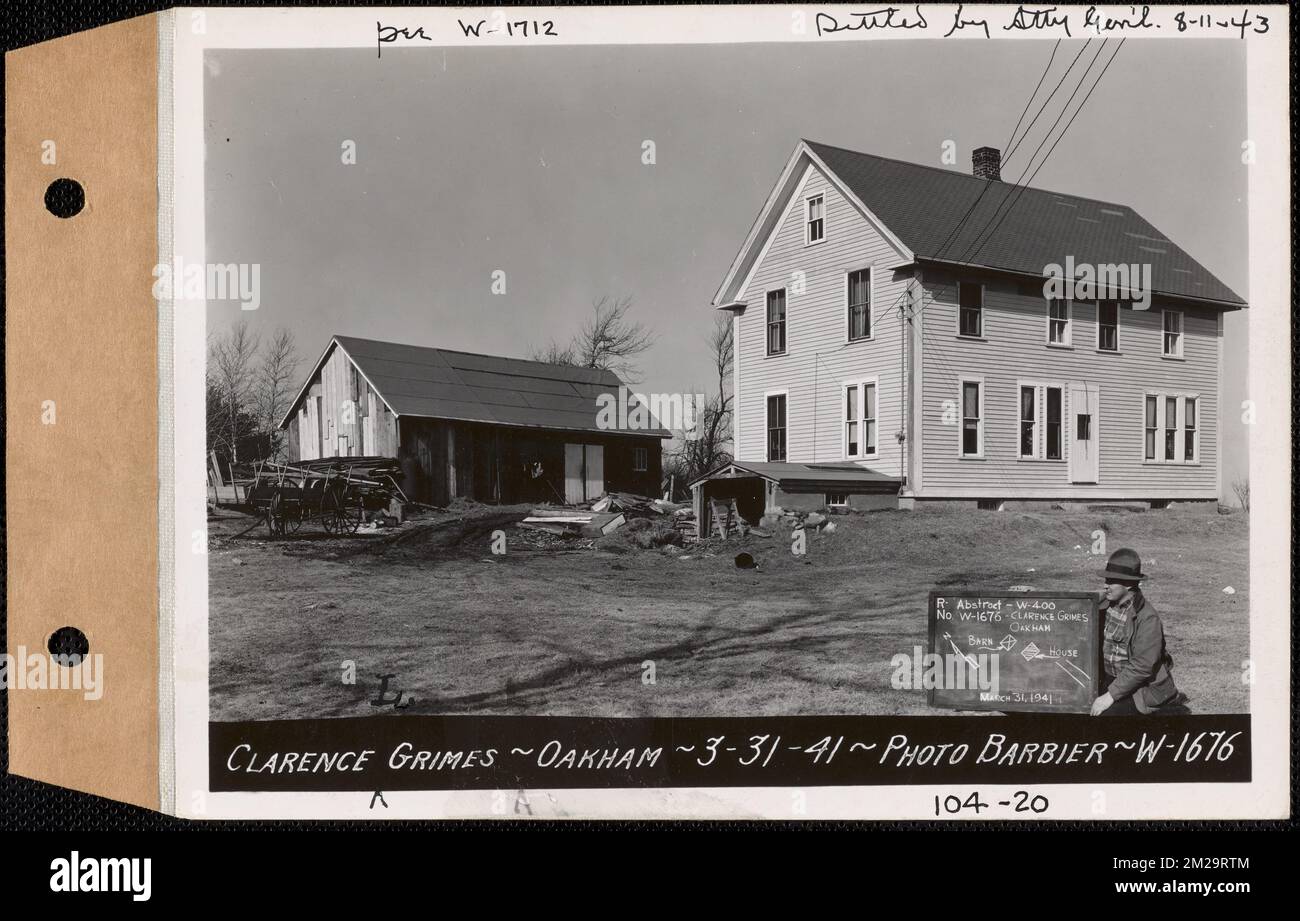 Clarence L. Grimes, maison et grange, Oakham, Massachusetts, 31 mars, 1941 : réglé par le procureur général le 11 août 1943, colis no 104-20 , travaux d'eau, immobilier, structures résidentielles, granges Banque D'Images