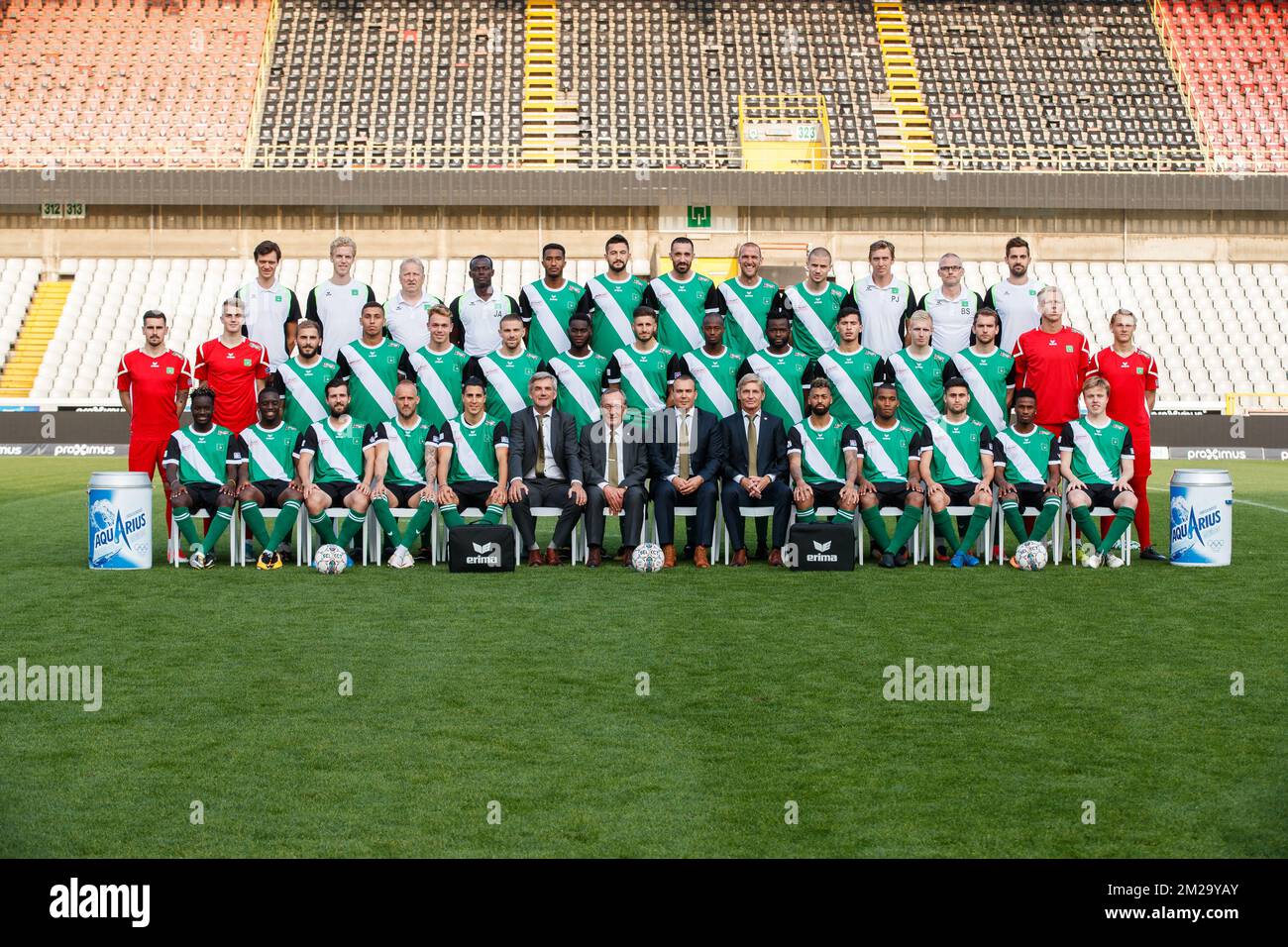 L-R, retour, Bruno Van Hecke (Team Doctor), Bert Vankerschaever (Physio), José Jeunechamps (Assistant Coach), Jean Akakpo (Physical Coach), Emmanuel Imorou, Hector Rodas, Jeremy Taravel, Benjamin Lambot, Aleksandar Sofranac, Pieter-Jan Sabbe (entraîneur de gardien de but), Bernard Smeets (entraîneur adjoint), Bert de Ruytter (Physio), Middle, Miguel Van Damme, Paul Nardi, Christophe Vincent, Crysan Barcelos, Irvin Cardona, Benjamin Delacourt, Jordy Gaspar, Dylan de Belder, Isaac Kone, Johanna Omolo, Jonathan Farias, Gaetan Robail, Stephen Buyl, Brian Vandenbussche, Dimi Carre et front, Tristan Muyumba, Guevi Banque D'Images