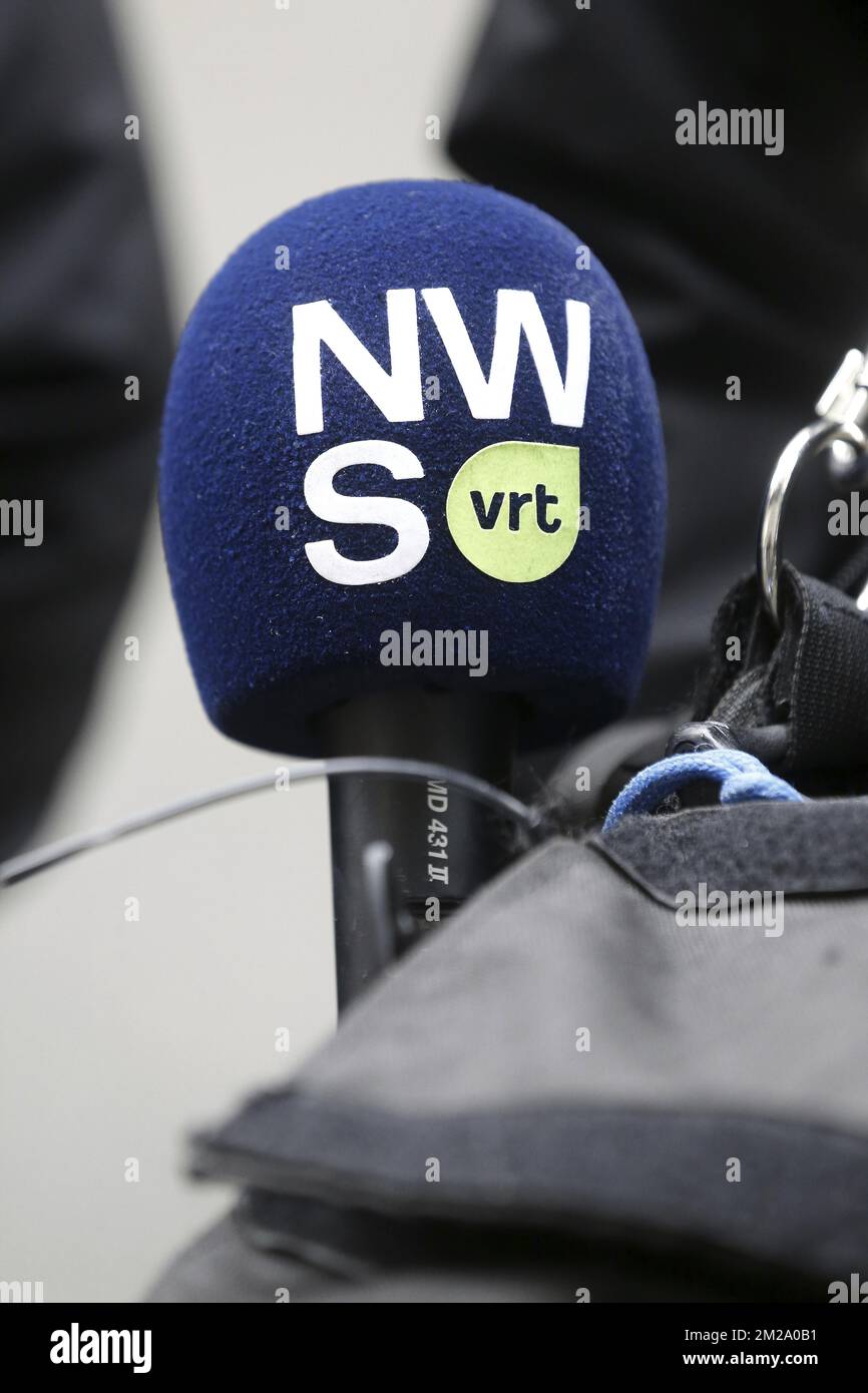 VRT NEWS NWS et logo photographiés lors d'une réunion de Kern, d'une réunion restreinte des ministres et d'une réunion du conseil des ministres, à Bruxelles, le jeudi 28 septembre 2017. BELGA PHOTO NICOLAS MATERLINCK Banque D'Images