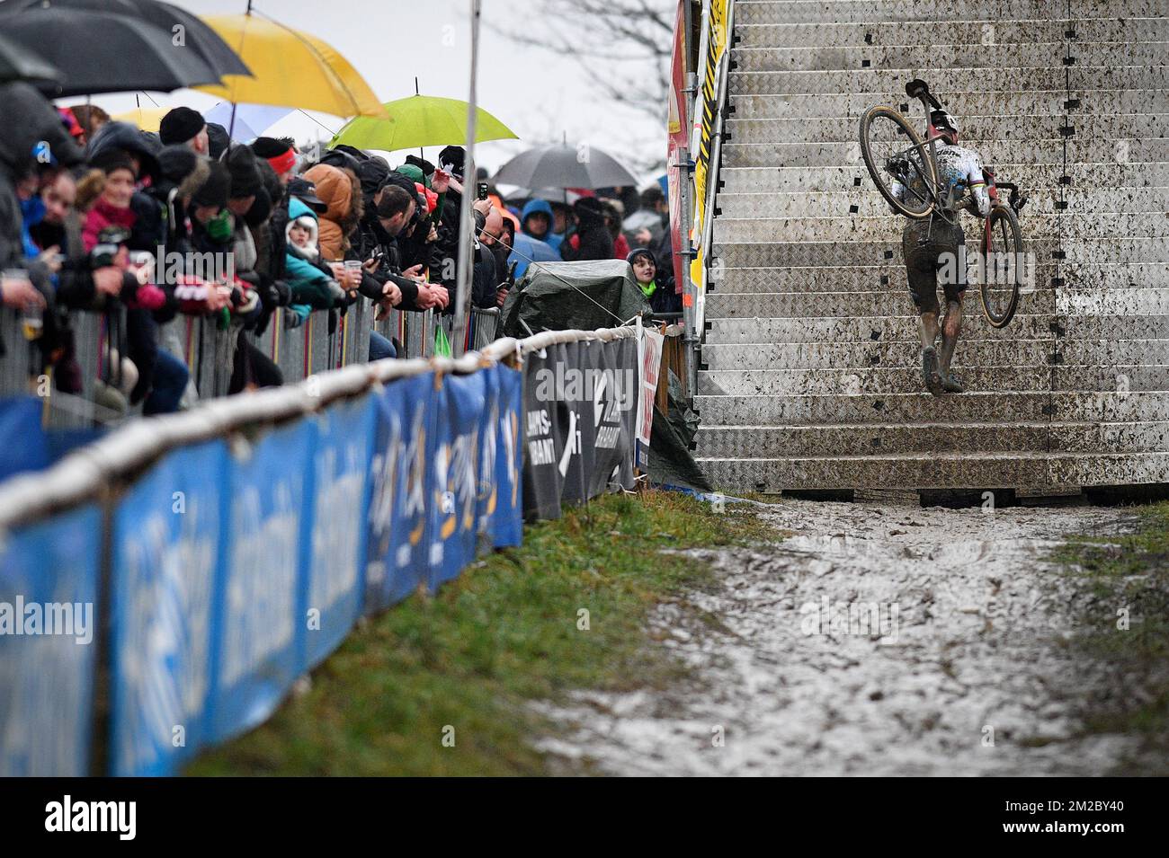 Illustration prise lors de la course d'élite masculine du GP Sven Nys, la septième étape de la compétition DVV Trophy Cyclocross, lundi 01 janvier 2018 à Baal, Belgique. BELGA PHOTO DAVID STOCKMAN Banque D'Images