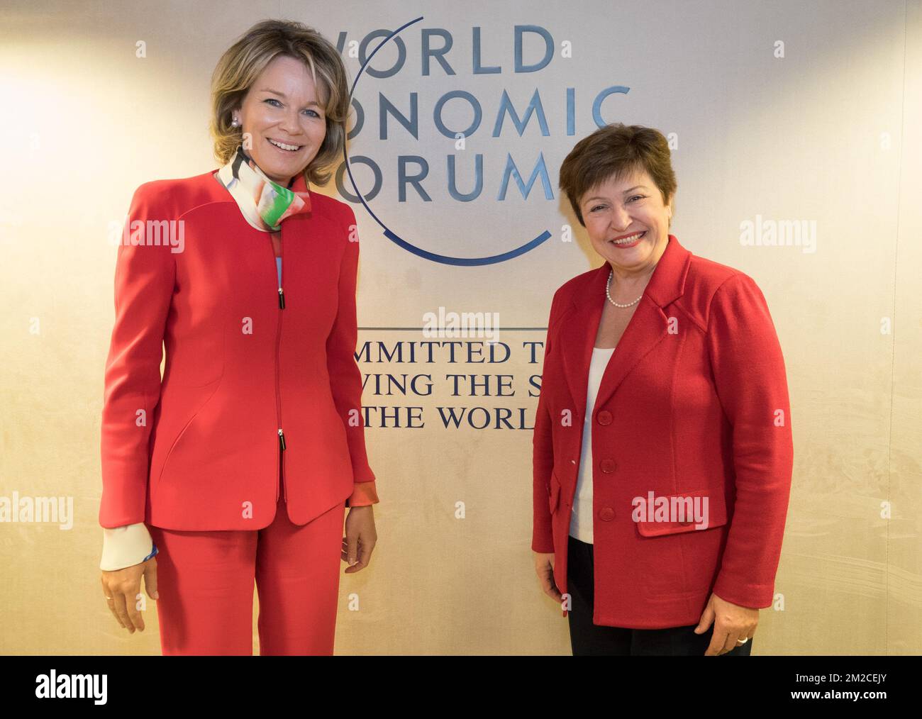 Queen Mathilde de Belgique et Kristalina Georgieva photographiées lors de l'édition 48th de la réunion annuelle du 'Forum économique mondial' à Davos, Suisse, jeudi 25 janvier 2018. Cette année, le rassemblement de politiciens et de chefs d'entreprise internationaux se déroule du 23 au 26 janvier. BELGA PHOTO BENOIT DOPPAGNE Banque D'Images