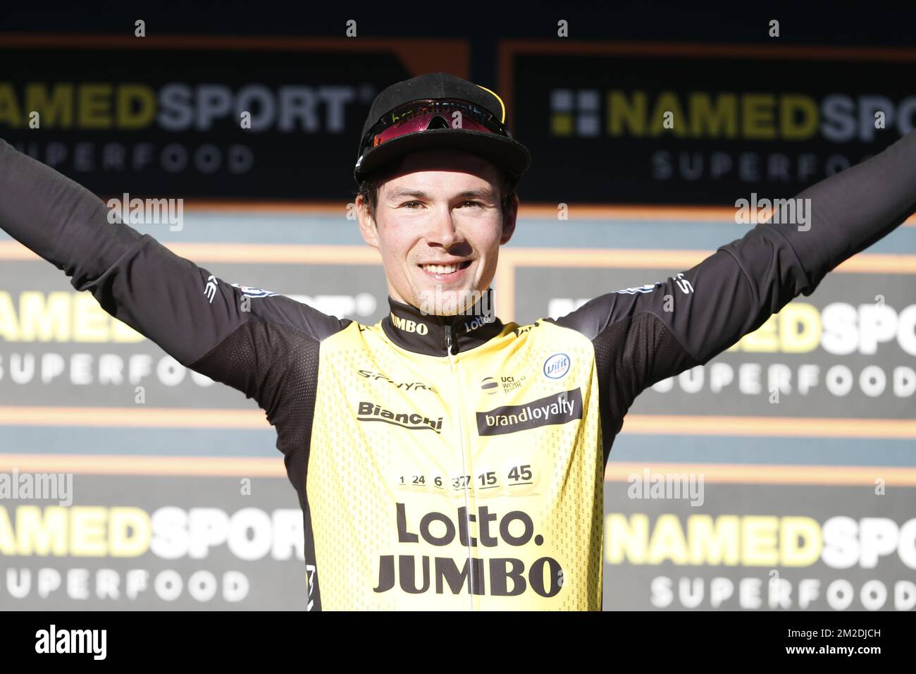 Slovène Primoz Rogall de l'équipe LottoNL-Jumbo fête sur le podium après avoir remporté la troisième étape de l'édition 53rd de la course cycliste de Tirreno-Adriatico, 239km de Follonica à Trevi, vendredi 09 mars 2018, Italie. BELGA PHOTO YUZURU SUNADA Banque D'Images