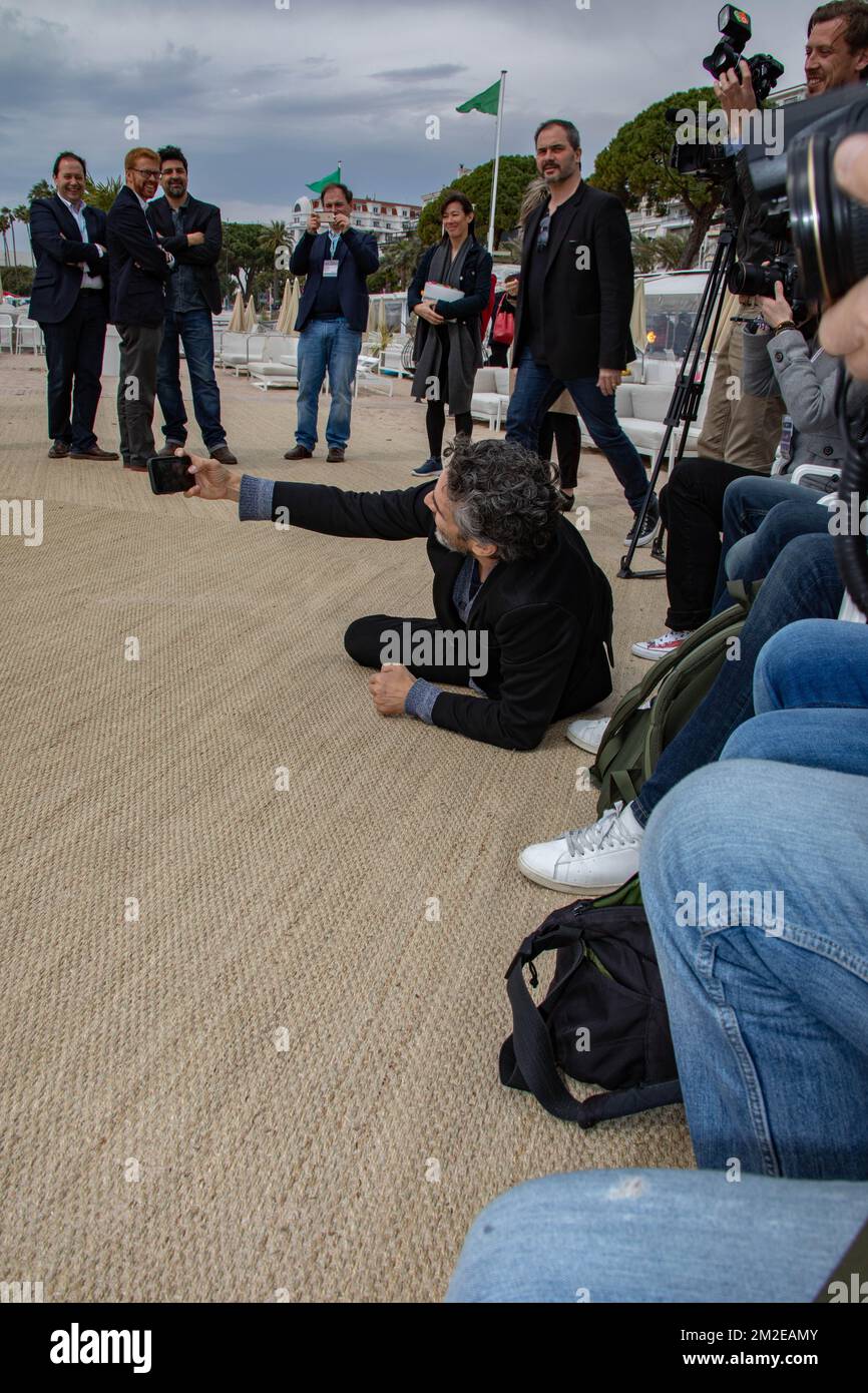L'acteur Leonardo Sbaraglia assiste à la photo Felix au Festival Cannes séries à Cannes. | l'indicateur Leonardo Sbaraglia aide au photocall de ' Felix ' , lors du Festival de Cannes séries à Cannes. 08/04/2018 Banque D'Images
