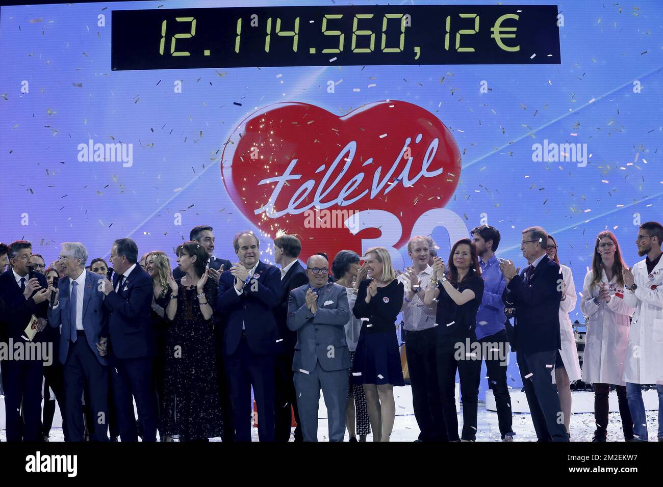 L'illustration montre le nouveau montant de reccord de 12 millions d'euros lors de la cérémonie de clôture de l'édition 30th de l'événement caritatif 'Televie' des chaînes de télévision RTL-TVI, samedi 21 avril 2018 à Louvain-la-Neuve. BELGA PHOTO NICOLAS MATERLINCK Banque D'Images