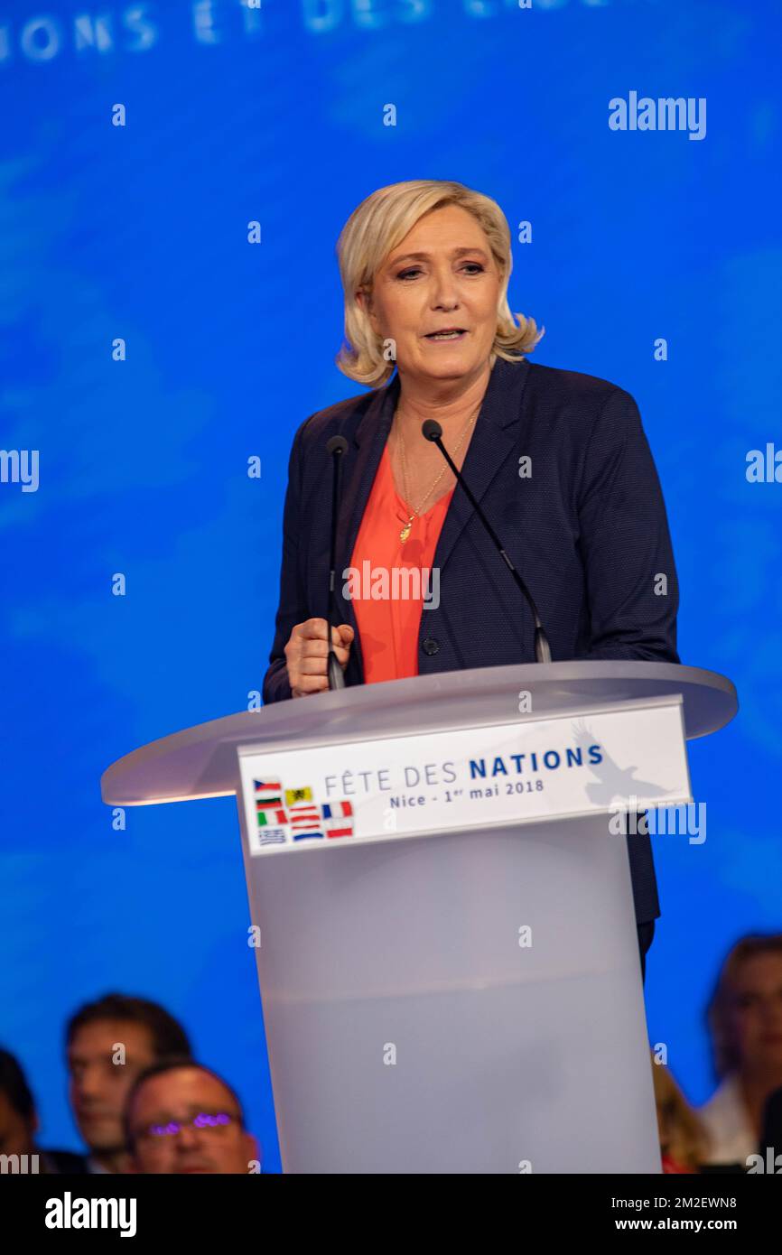 Pour 1 mai, contrairement à ses habitudes, Marine n'a pas marché à Paris, mais a donné un rendez-vous à ses militants à Nice, à l'occasion de la réunion organisée par le mouvement Europe des Nations et libertés (MENL). | pour le 1er mai contre à ses habitants, Marine ne défilait pas à Paris, mais à donner rendez-vous à ses militants à Nice, à l'occasion de la réunion organisée par le mouvement Europe des nations et des libertés (MENL) . 01/05/2018 Banque D'Images