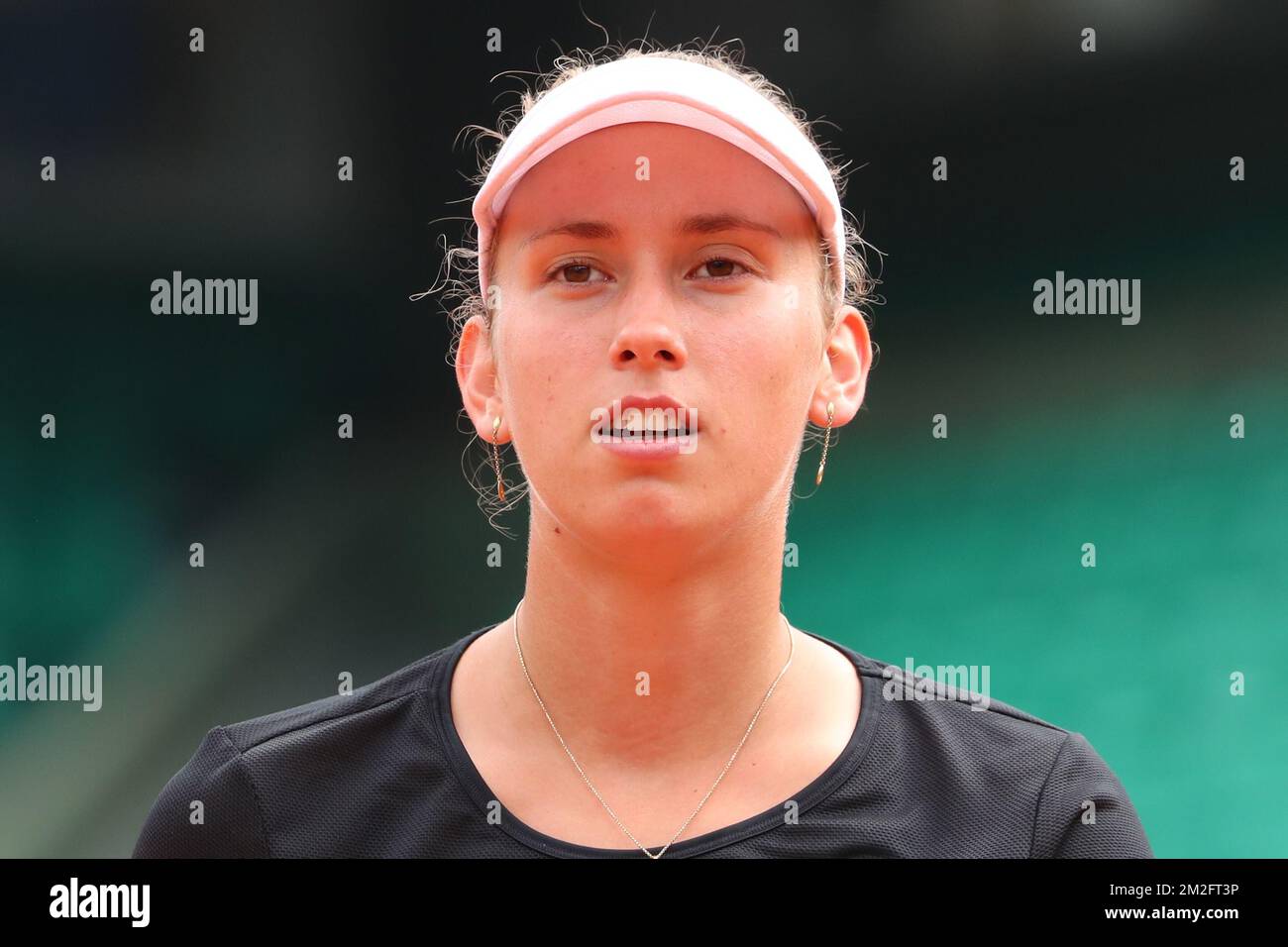 Elise Mertens Belge photographiée avant le match entre Elise Mertens Belge (WTA 16) et Simona Alep (ATP 1) Roumain lors du quatrième tour des singles féminins au tournoi de tennis Roland Garros, à Paris, en France, le lundi 04 juin 2018. Le tirage principal du Grand Chelem Roland Garros de cette année a lieu du 27 mai au 10 juin. BELGA PHOTO BENOIT DOPPAGNE Banque D'Images