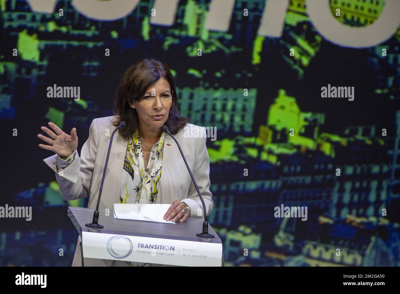 Transition Monaco Forum est une nouvelle plate-forme mondiale conçue pour accélérer la transition vers un avenir durable dans tous les secteurs. Il réunit 500 leaders mondiaux à Monaco les 26 et 27 juin 2018. Sur la photo Anne Hidalgo, Maire de Paris et Présidente du C40, France | transition Monaco Forum est une nouvelle plaque-forme mondiale destinée à accérer la transition vers un futur durable dans tous les secteurs, il assemble 500 leaders mondiaux à Monaco les 26 et 27 juin 2018. Sur la photo Anne Hidalgo, Maire de Paris et présidente du C40, France 26/06/2018 Banque D'Images