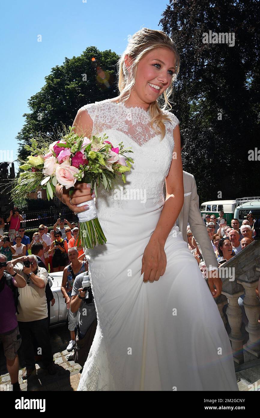 Sarah de Bie et Belge Wout Van Aert photographiés lors du mariage de la championne de cyclocross