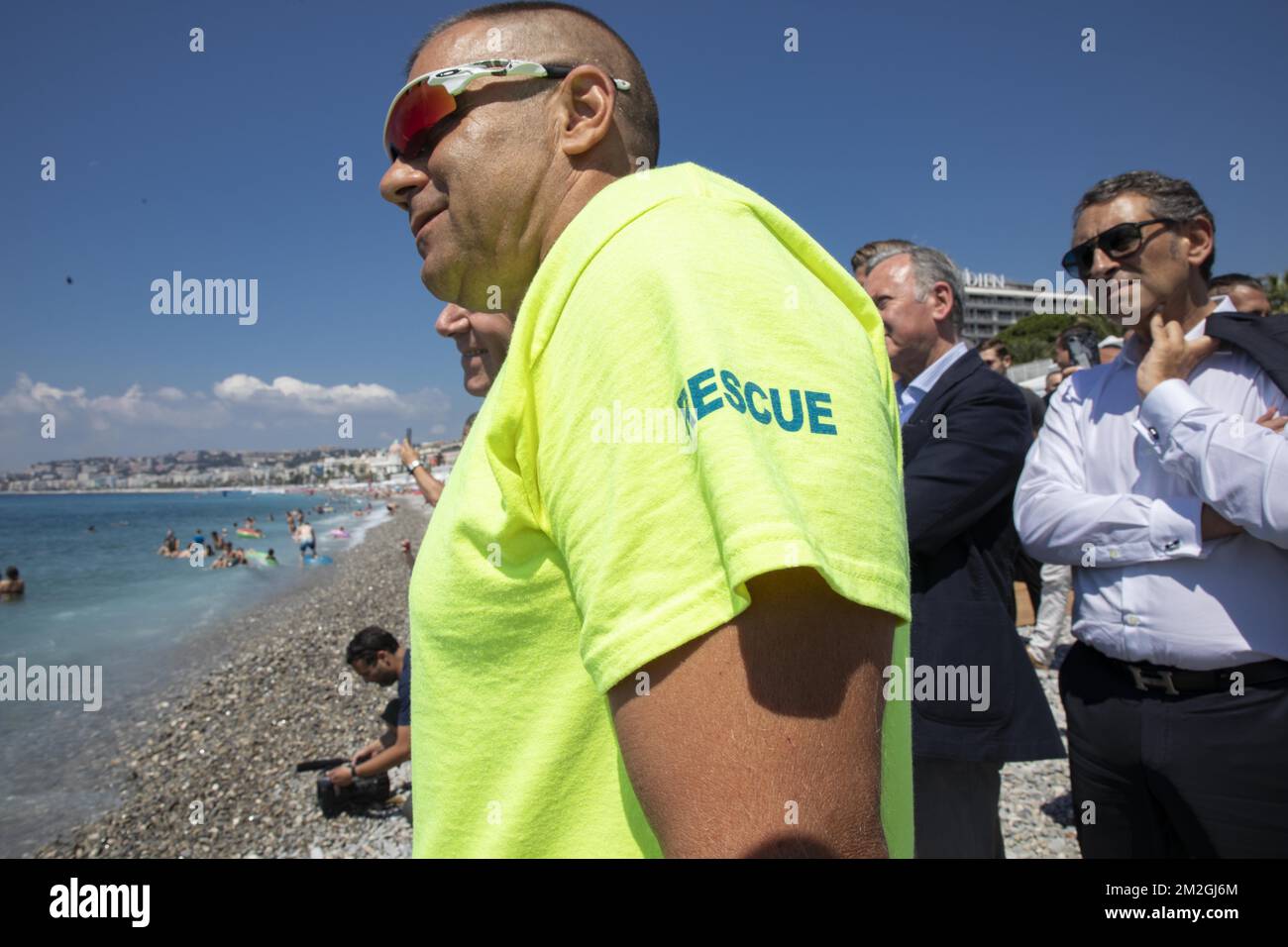 Présentation par Christian Estrosi, Maire de Nice, du programme d'été 2018 pour l'accueil des personnes à mobilité réduite et la sécurité des plages de Nice. | Présentation par Christian Estrosi, Maire de Nice, du programme estival 2018, pour l'accueil des personnes à mobilité et de la sécurité des plages de Nice . 06/07/2018 Banque D'Images