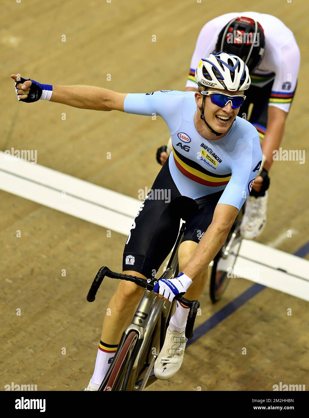 Robbe Ghys, cycliste belge, célèbre après avoir remporté la finale de l'épreuve masculine de course de l'écurie Madison lors des championnats d'Europe, à Glasgow, en Écosse, le lundi 06 août 2018. Des championnats européens de plusieurs sports se tiendront à Glasgow du 03 au 12 août. BELGA PHOTO ERIC LALMAND Banque D'Images