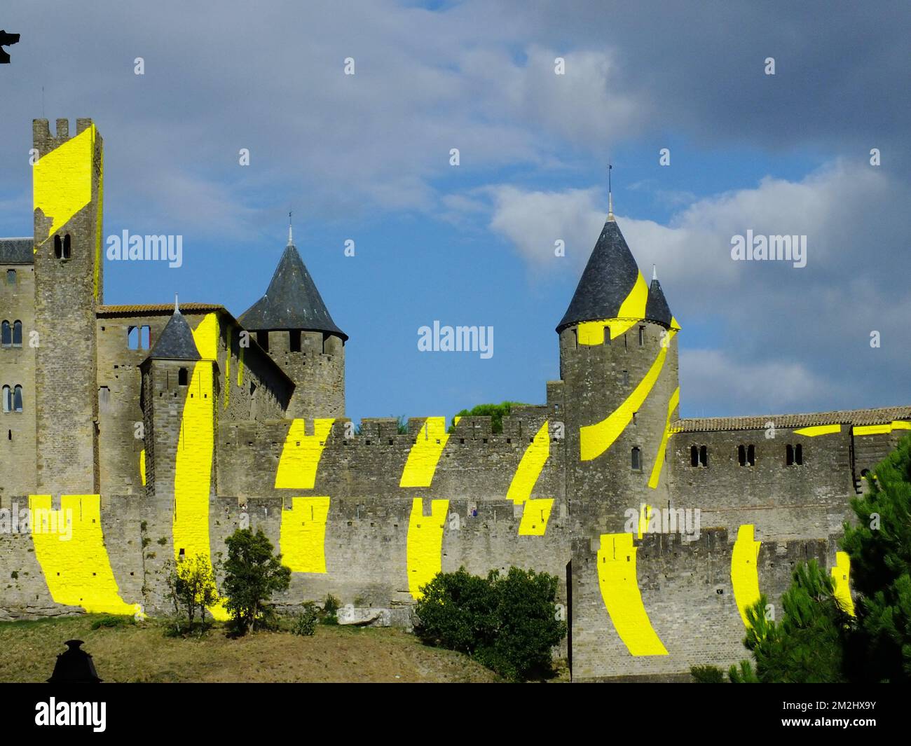 Carcassonne | Carcassonne la cité et les remparts art contemporain de félice Varini 17/08/2018 Banque D'Images