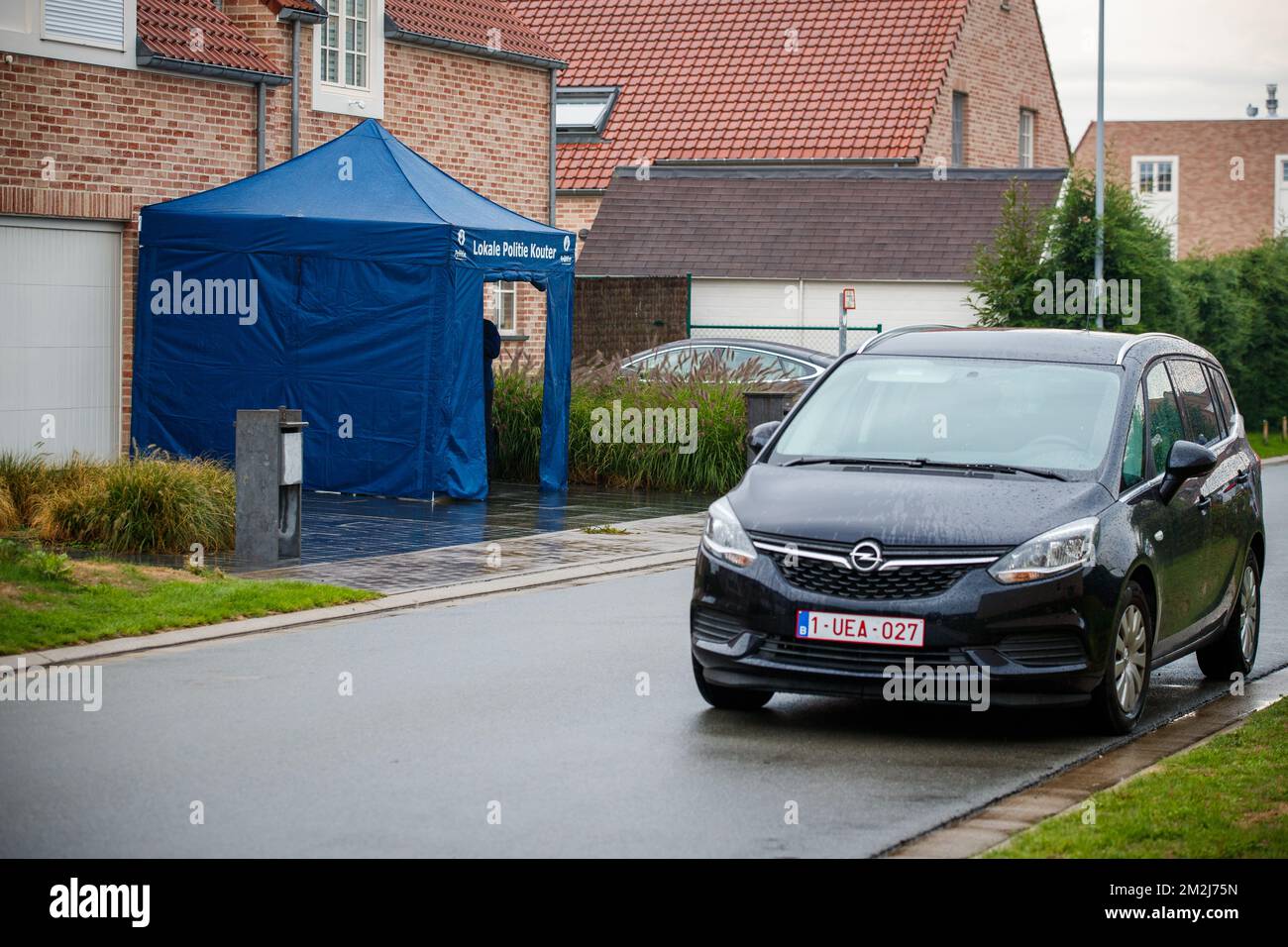 L'illustration montre le lieu d'un drame familial où une femme a tué ses trois enfants, à Varsenare, Jabbeke, le mercredi 29 août 2018. La police a arrêté la femme après avoir essayé de se suicider. BELGA PHOTO KURT DESPLENTER Banque D'Images